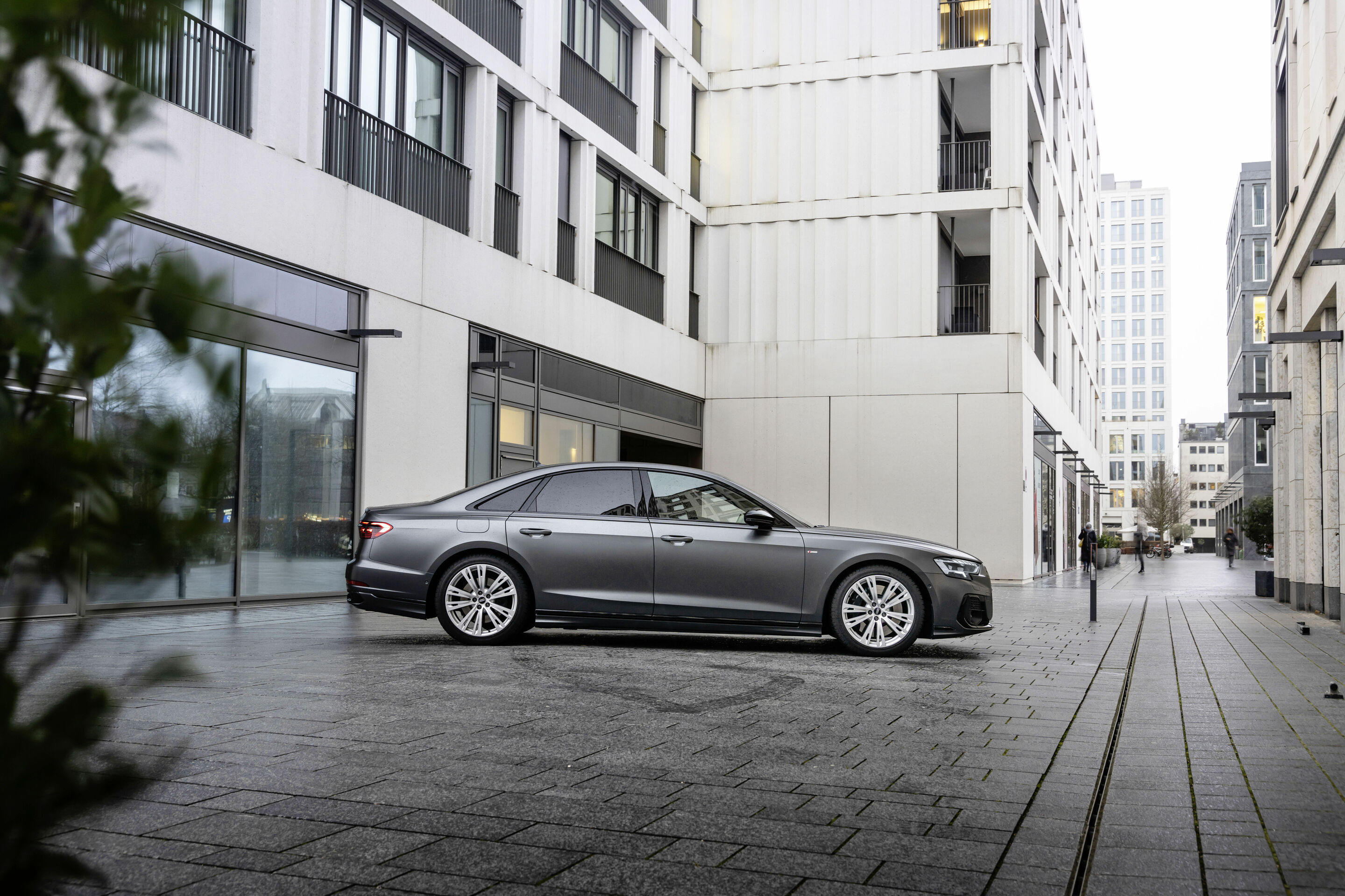 Audi A8 - Standaufnahme,
Farbe: Daytonagrau Matteffekt
