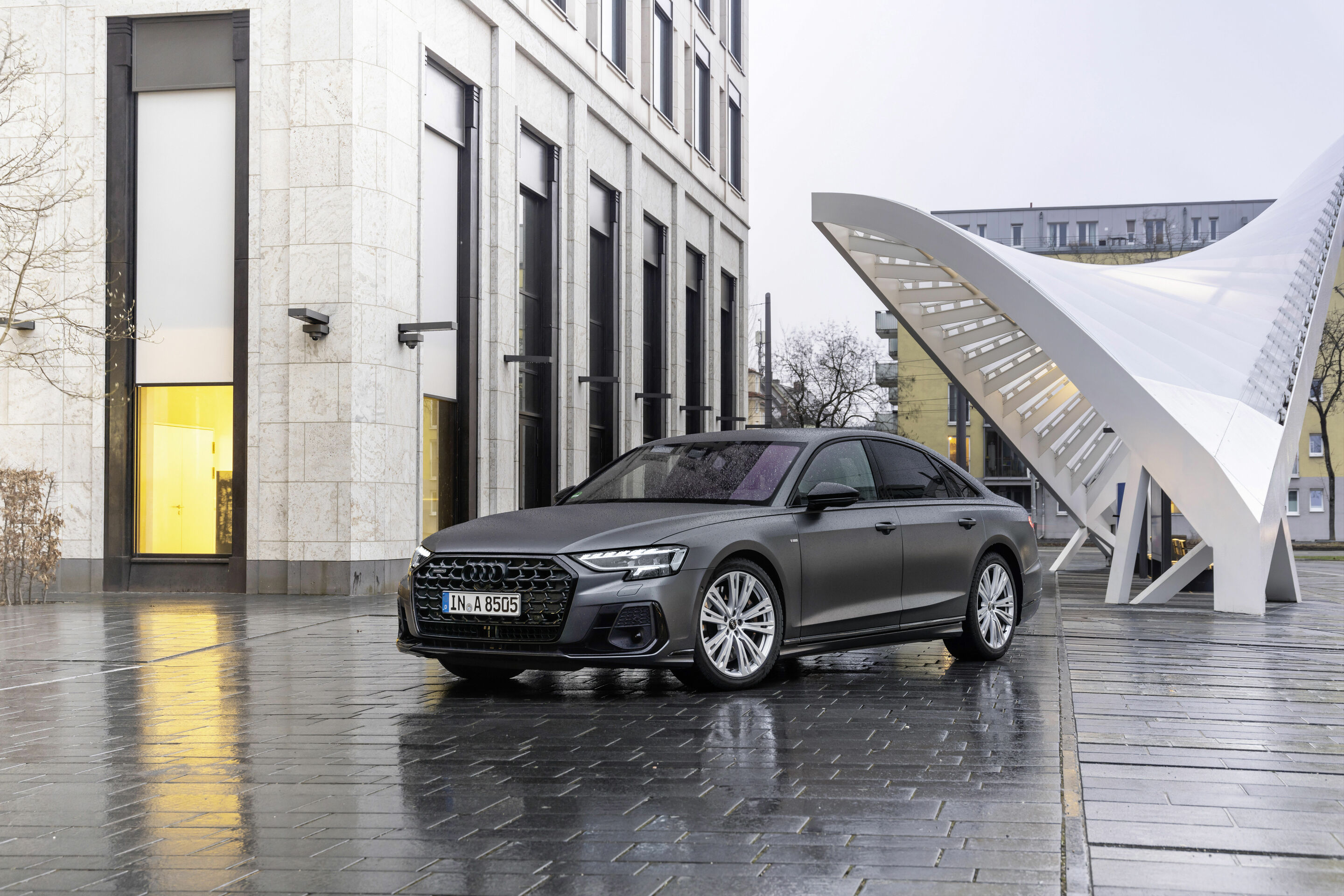 Audi A8 - Standaufnahme,
Farbe: Daytonagrau Matteffekt