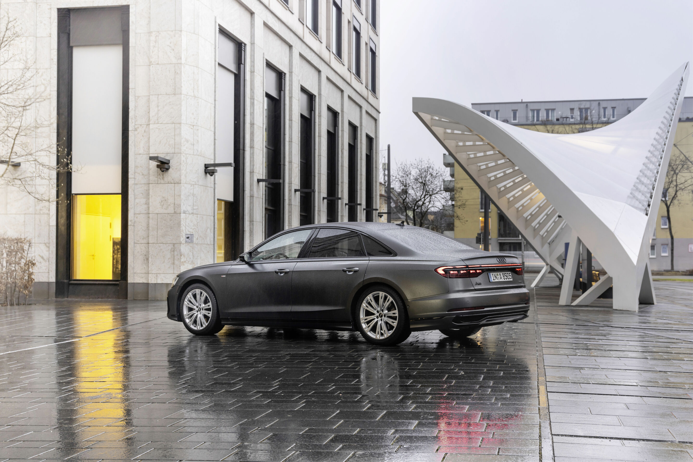 Audi A8 - Standaufnahme,
Farbe: Daytonagrau Matteffekt