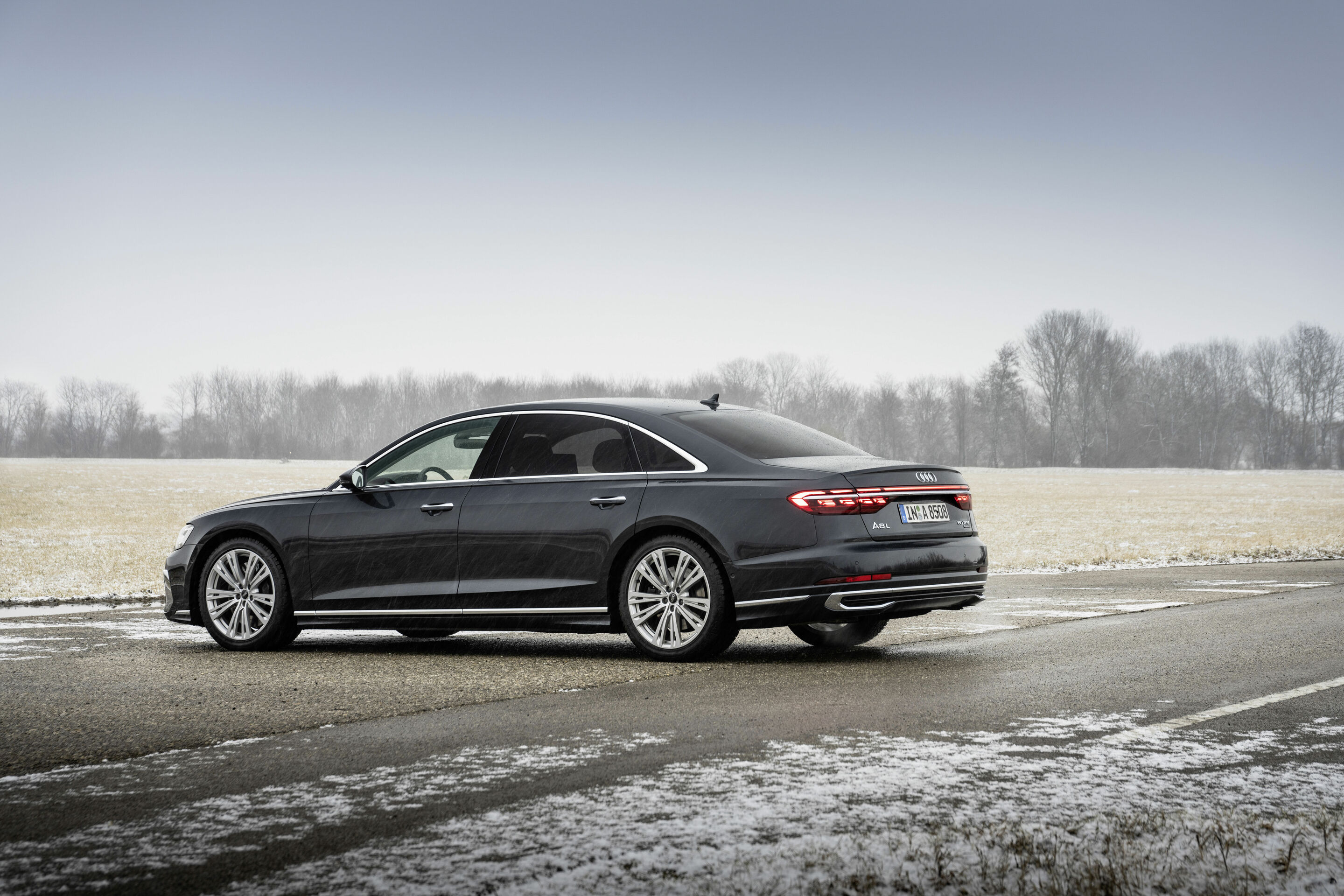Audi A8 L - Standaufnahme,
Farbe: Manhattangrau
