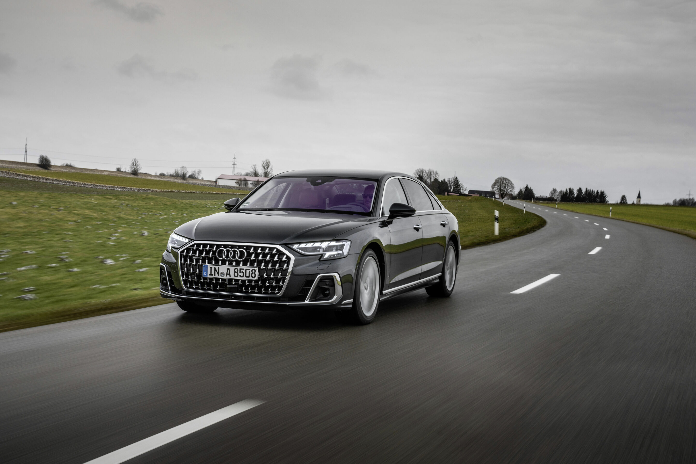 Audi A8 L - Fahraufnahme,
Farbe: Manhattangrau
