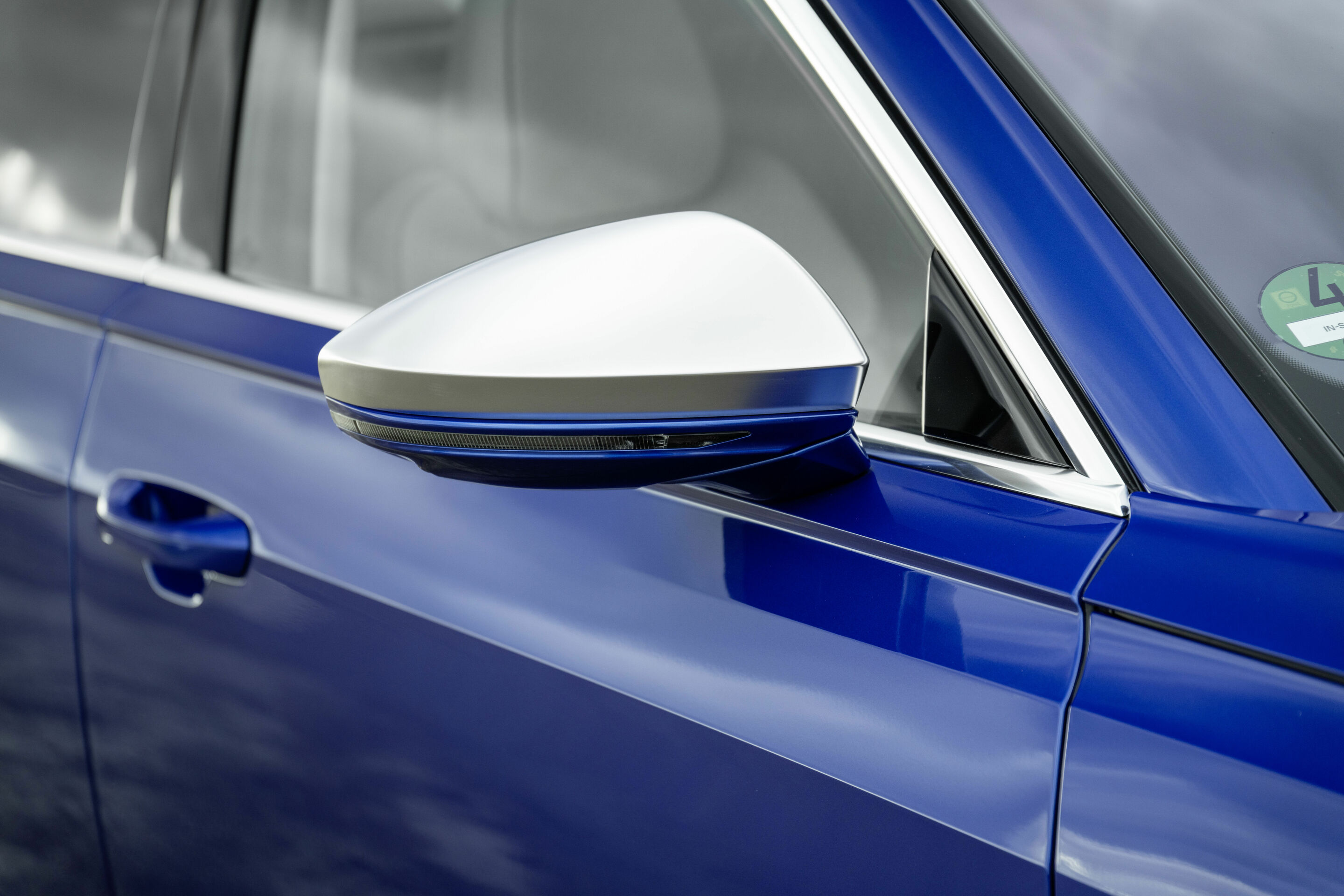Audi S8 - Detail,
Farbe: Ultrablau