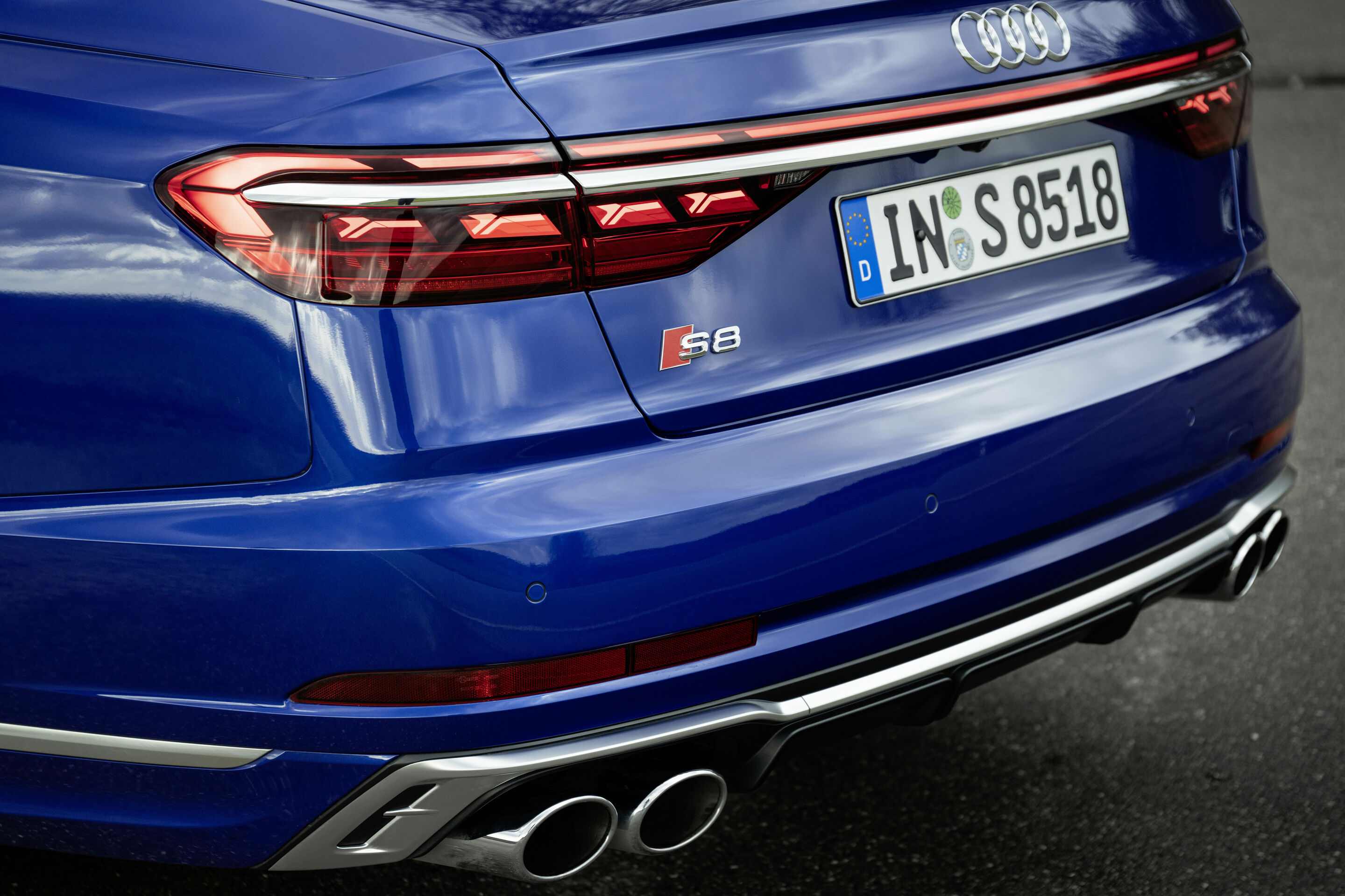 Audi S8 - Detail,
Farbe: Ultrablau