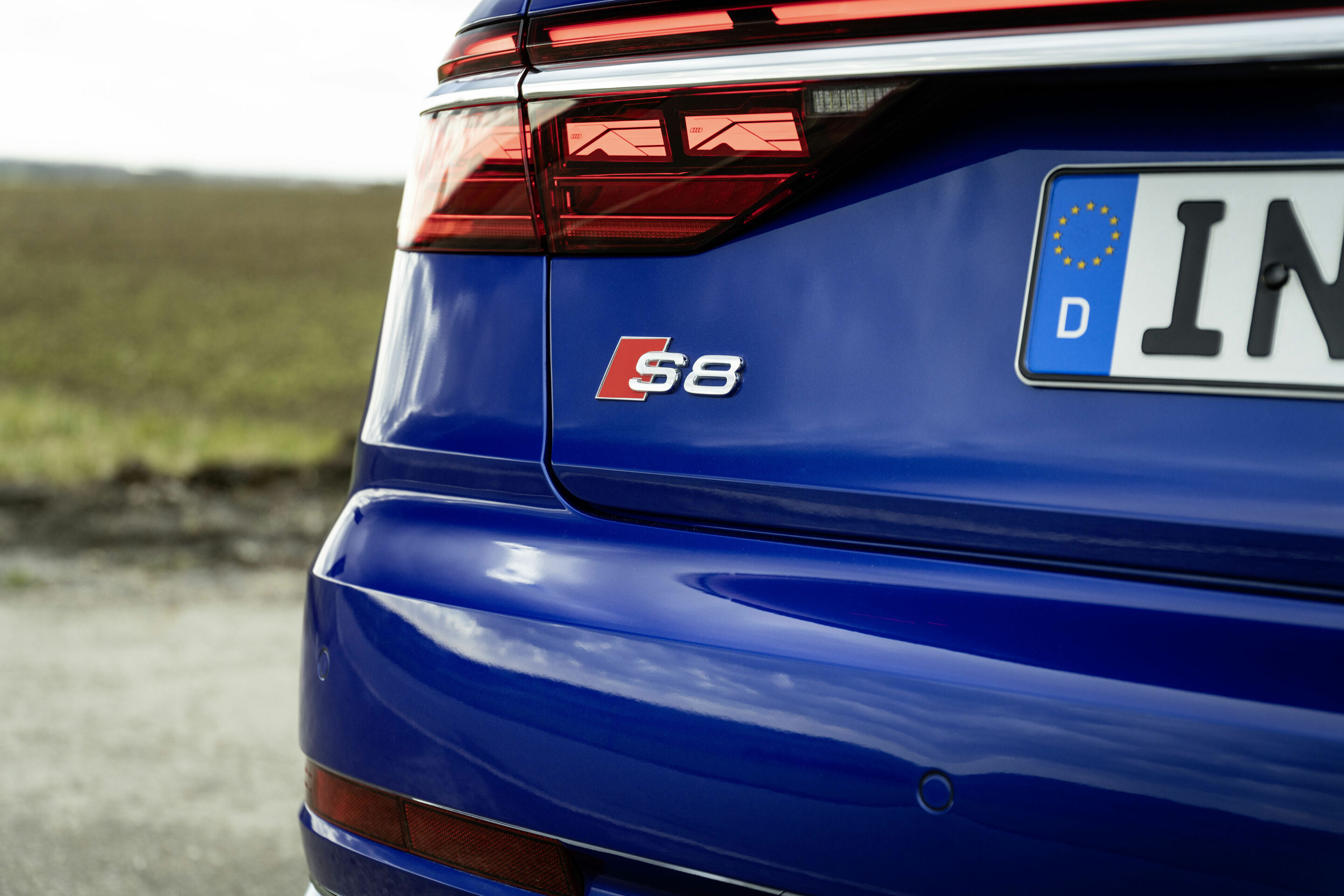 Audi S8 - Detail,
Farbe: Ultrablau