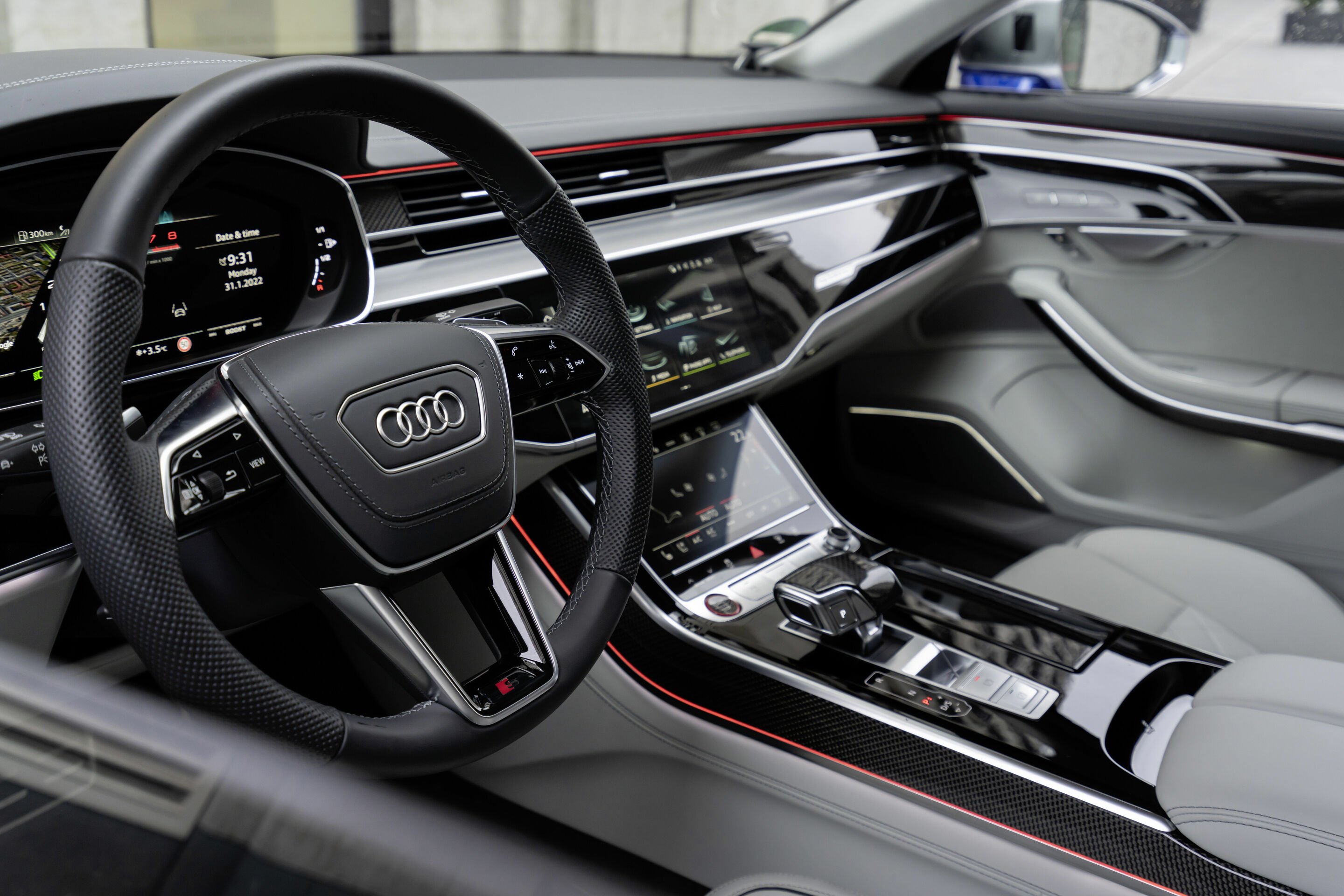 Audi S8 - Cockpit,
Color: Ultra blue