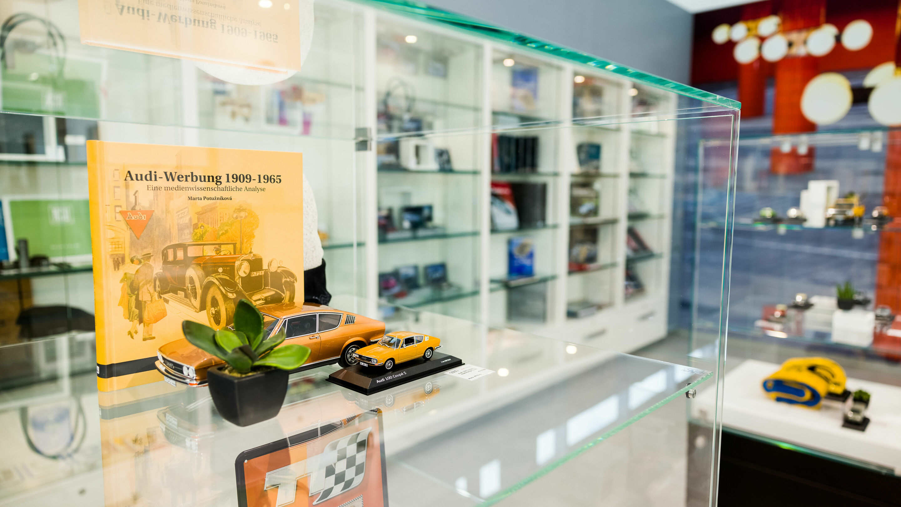 Audi Forum Neckarsulm - Audi Tradition Shop