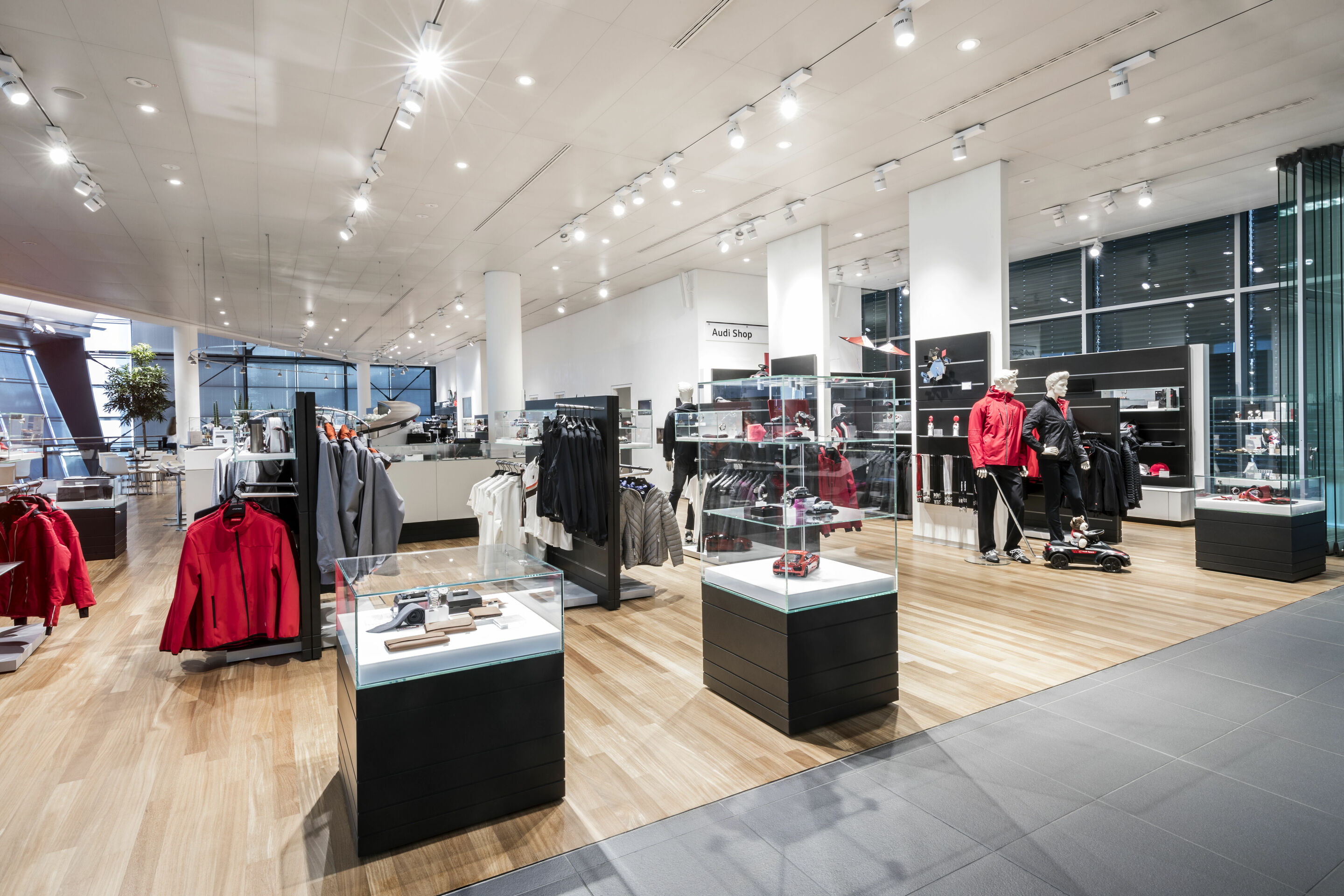 Audi Forum Neckarsulm - Discover an attractive selection of lifestyle products from the Audi collection in the Audi Shop.