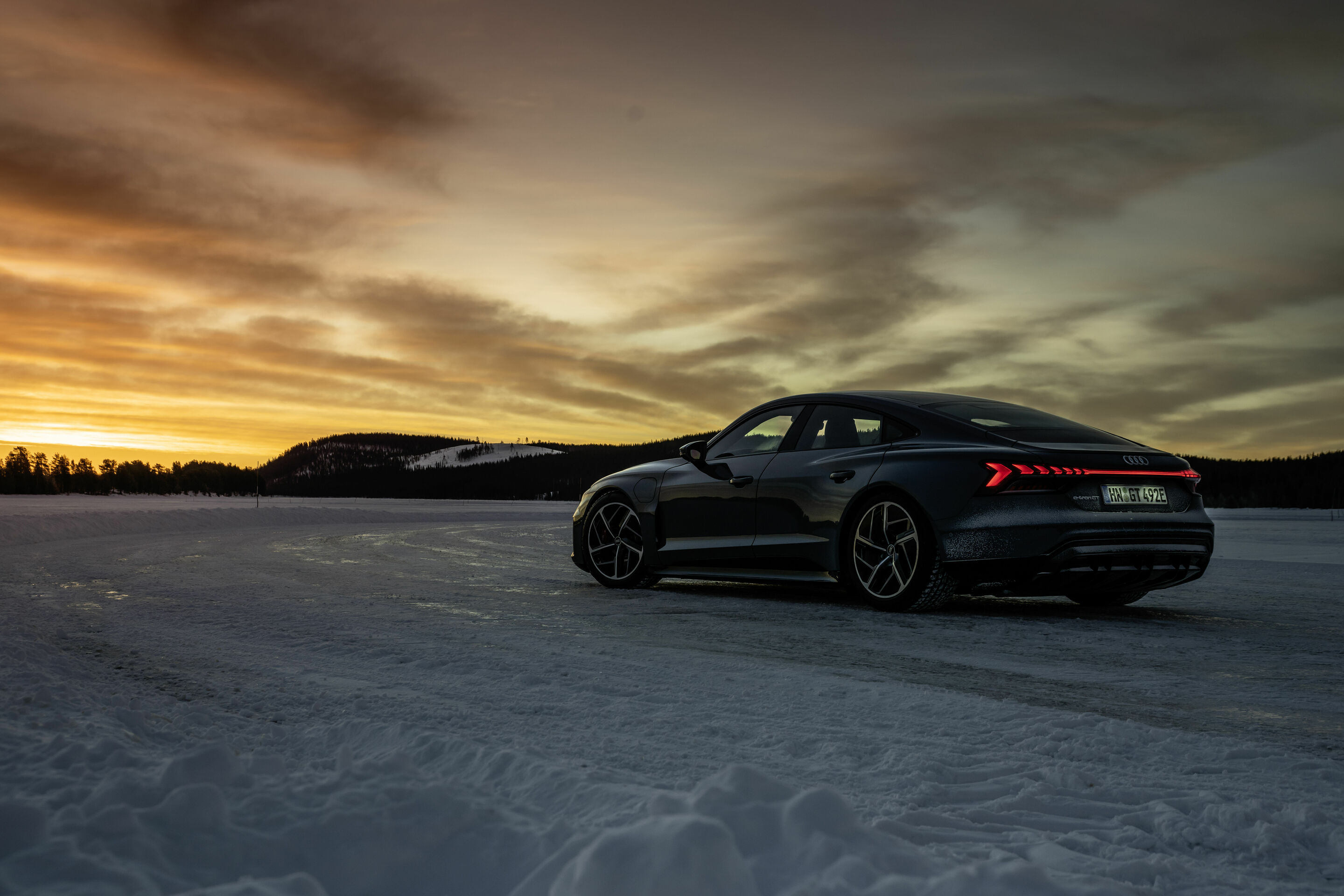 Audi RS e-tron GT - Standaufnahme; 
Farbe: Daytonagrau