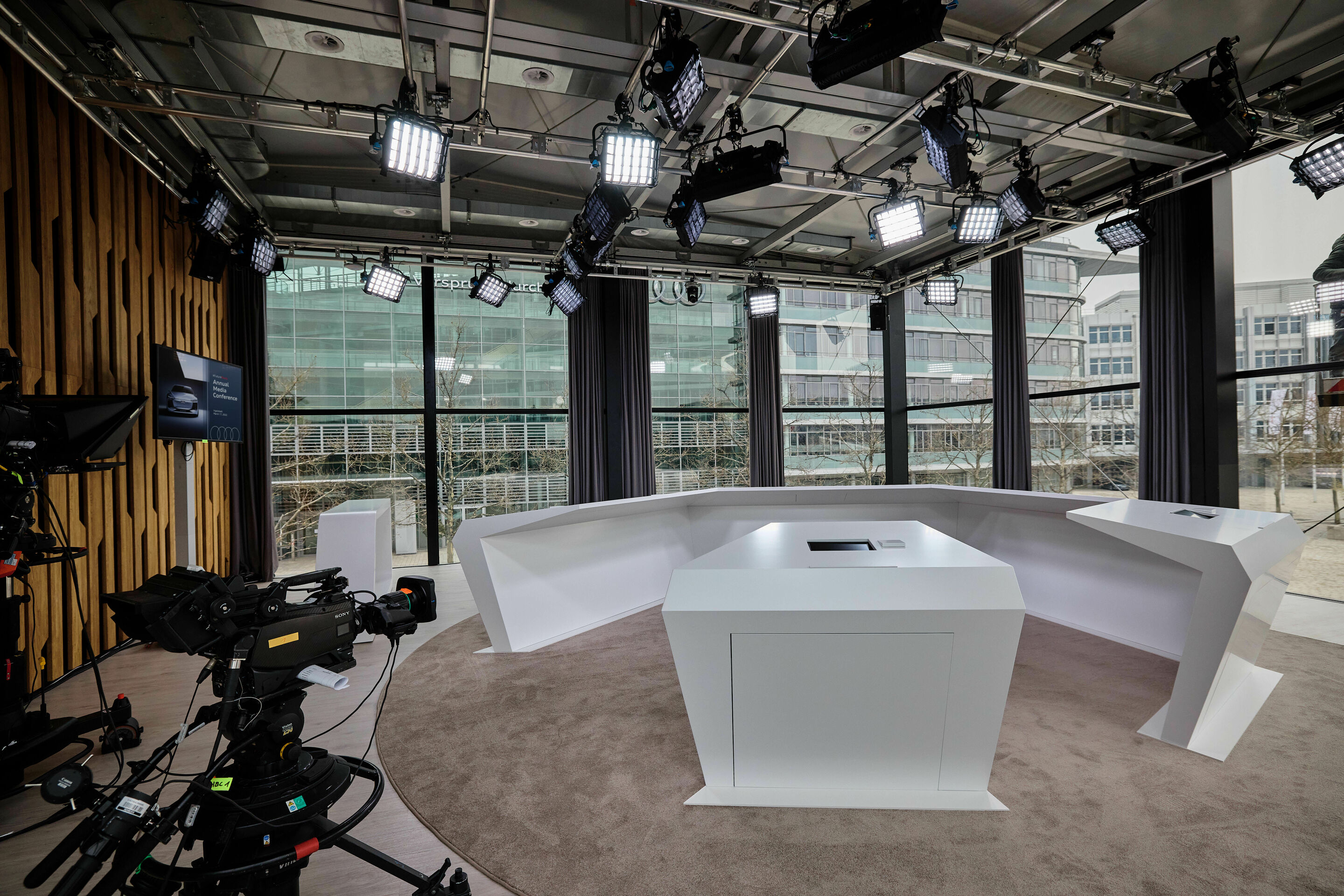 Jahrespressekonferenz der AUDI AG 2022 - Die AUDI AG präsentierte am 17. März 2022 digital ihre Jahresbilanz und den Ausblick auf das Geschäftsjahr 2022 aus dem „Audi Cube“.
