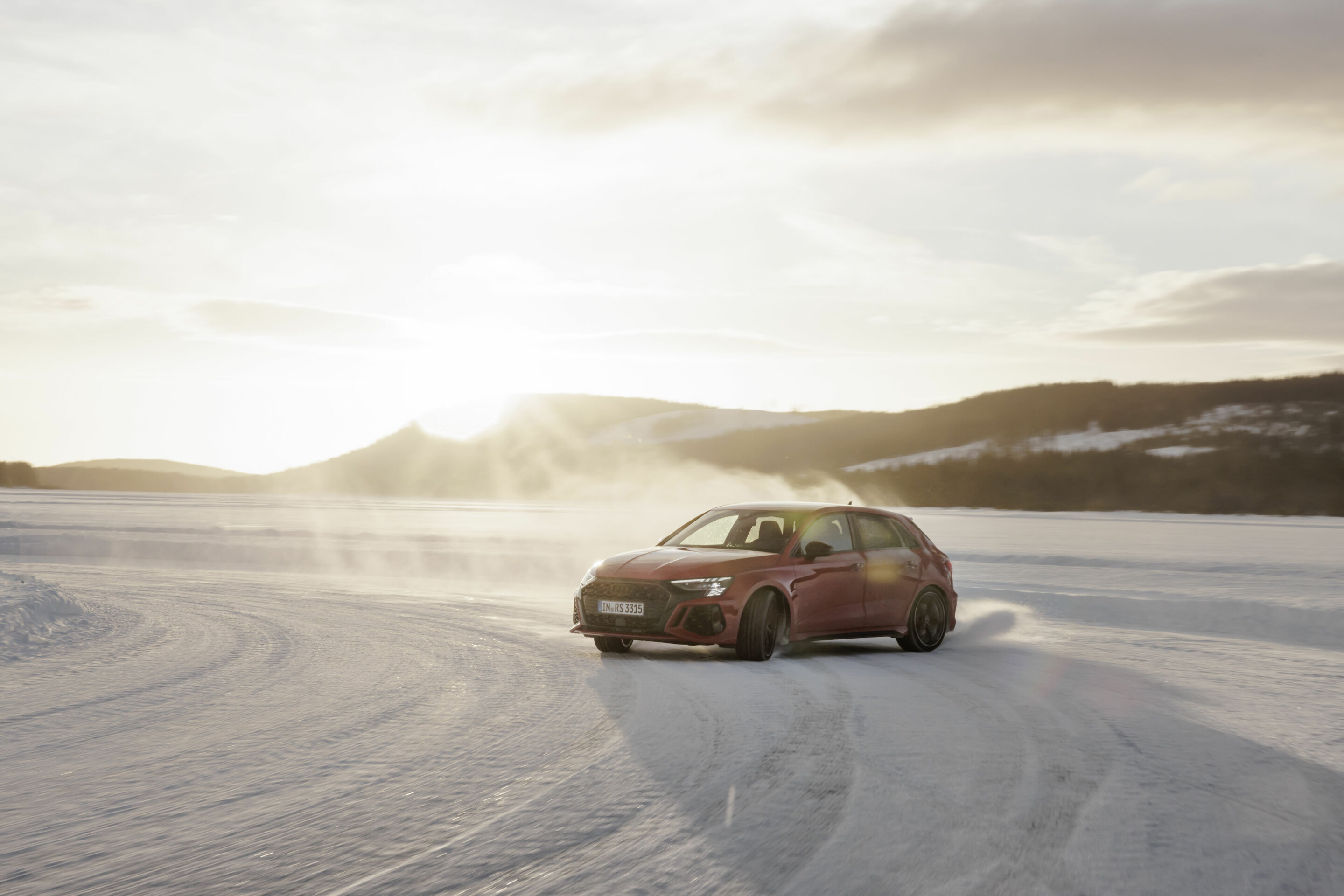 Audi RS 3: dancing in the snow - Audi RS 3: dancing in the snow