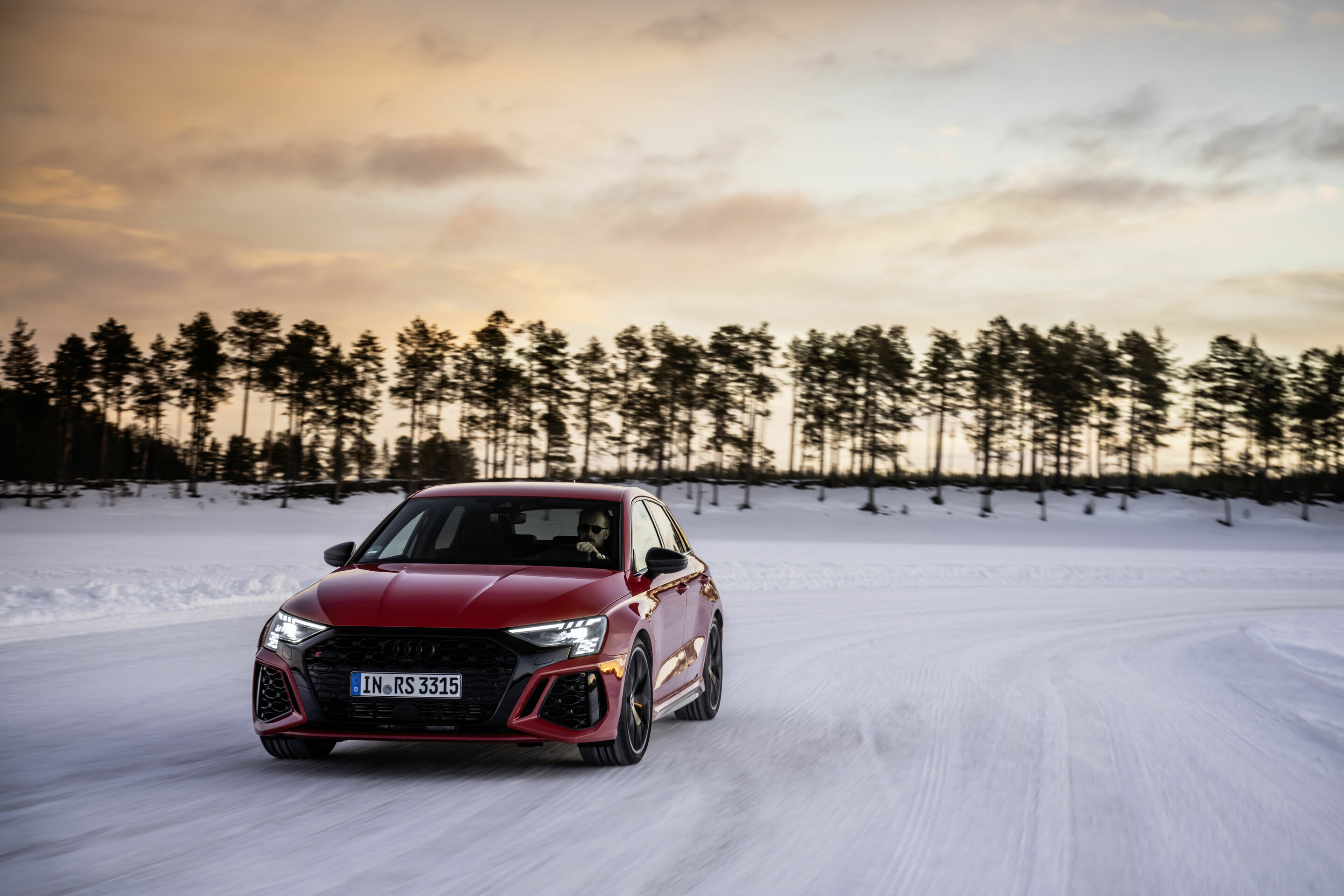 Audi RS 3: dancing in the snow - Audi RS 3: dancing in the snow
