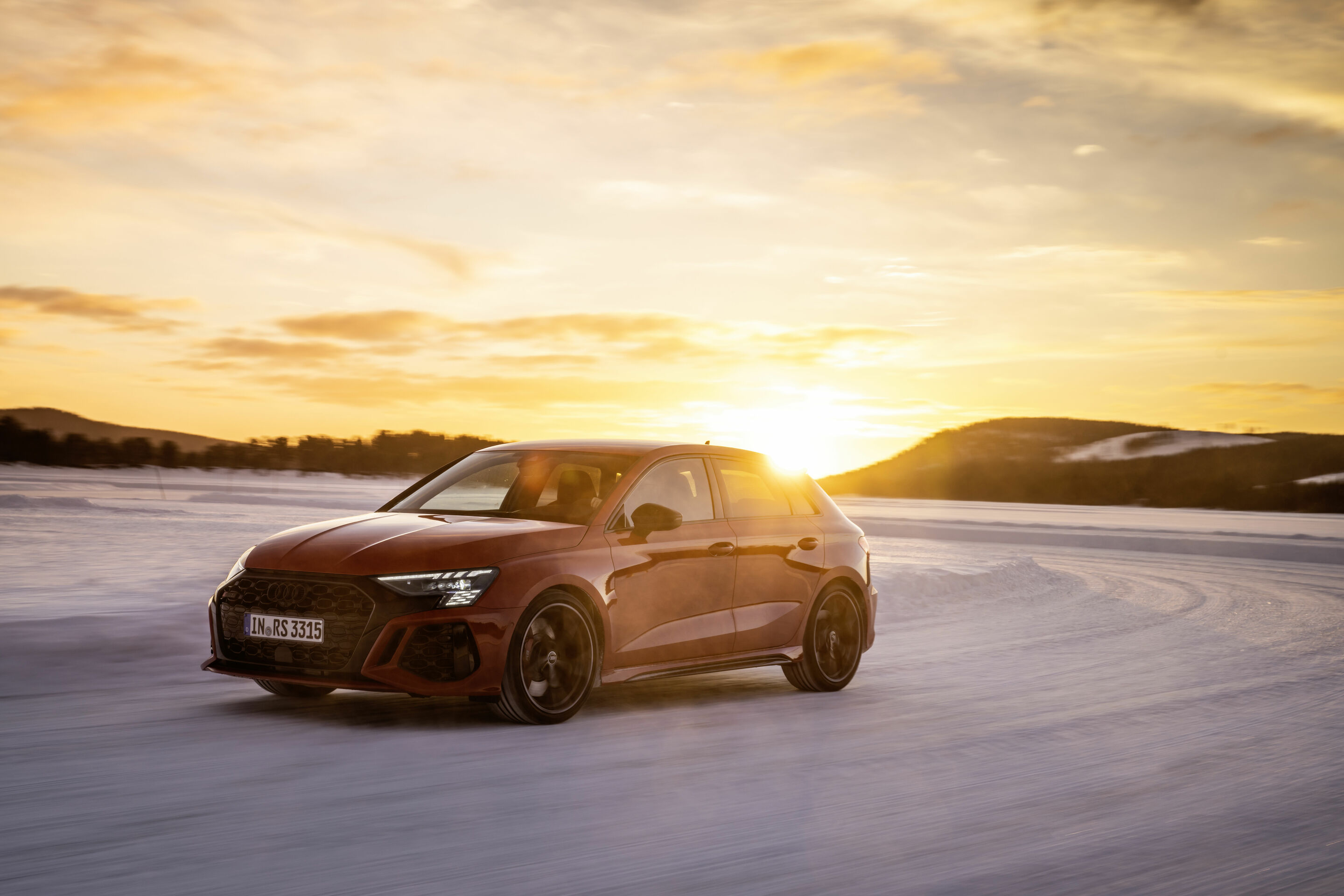 Audi RS 3: dancing in the snow - Audi RS 3: dancing in the snow