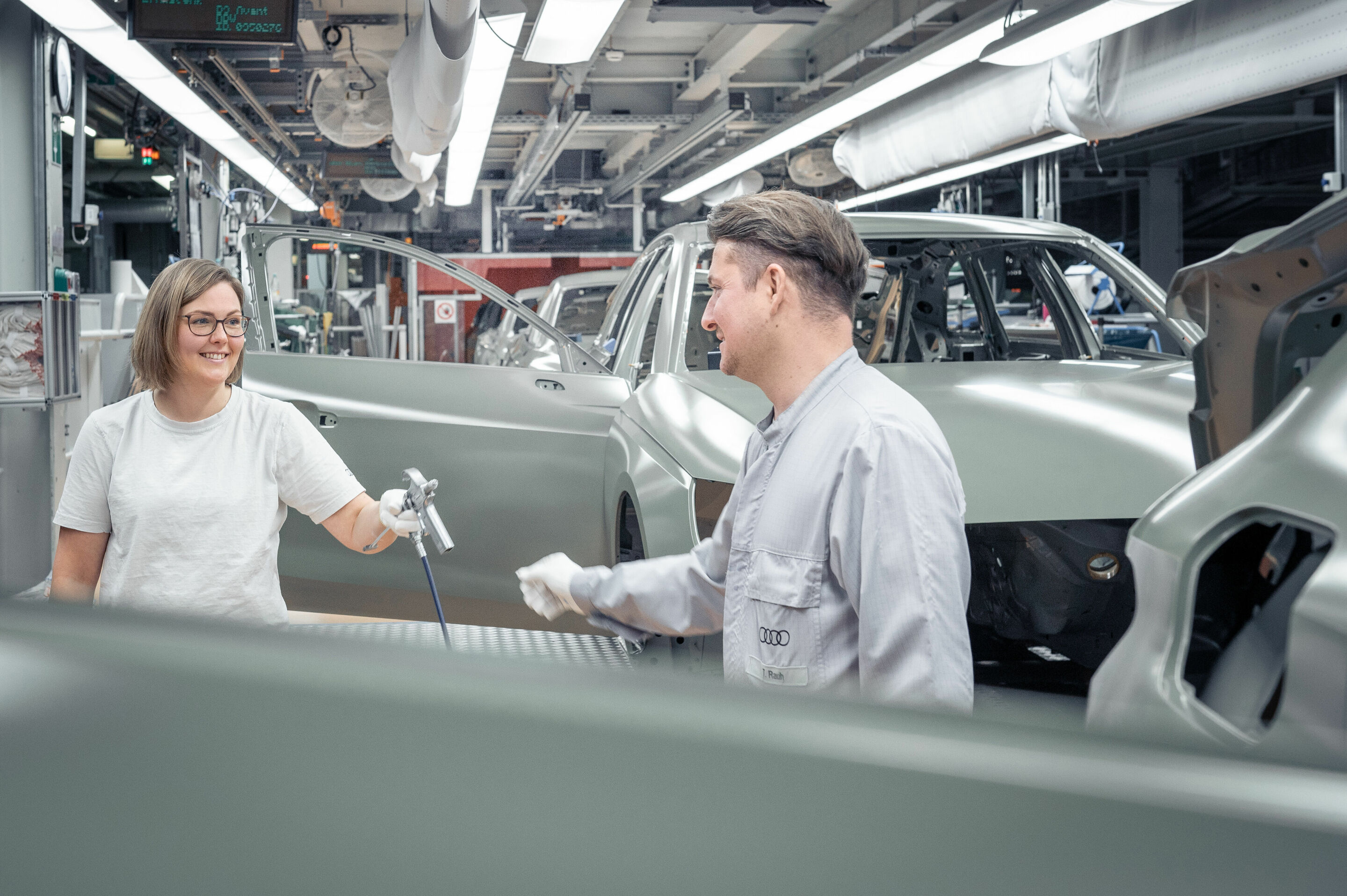 Shift work with leeway: pilot project for more flexible working hours in Audi production - Audi has started a pilot project as part of its transformation and it has pioneering potential for flexible work in clocked car production: an innovative work model...