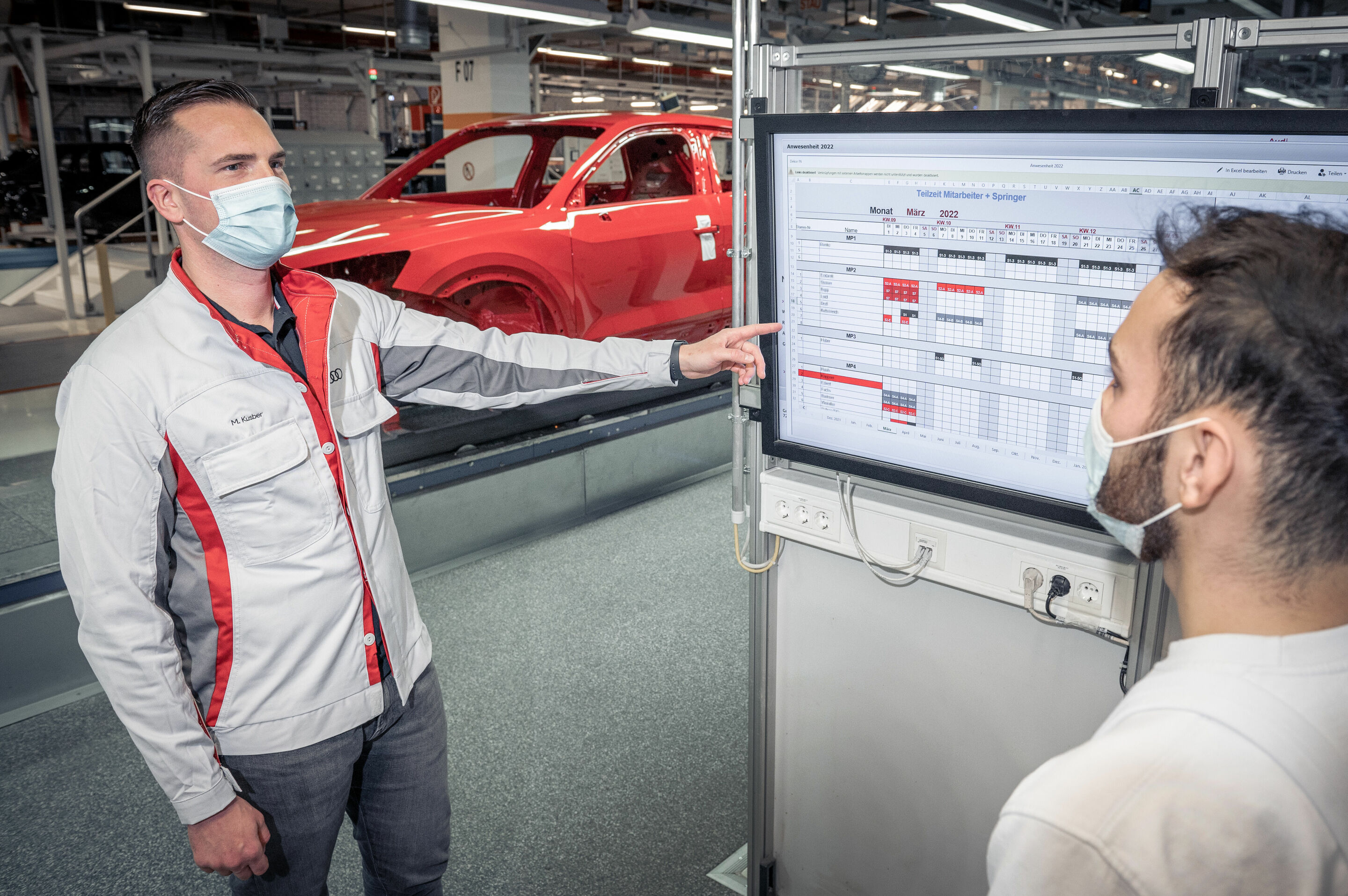Shift work with leeway: pilot project for more flexible working hours in Audi production - Audi has started a pilot project as part of its transformation and it has pioneering potential for flexible work in clocked car production: an innovative work model...