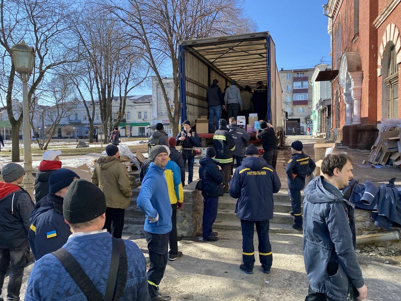 Audimobil Spezial: Ukraine - Die Hilfsorganisationen UNHCR und ONCHA liefern lebensnotwendige Güter in den Nordosten der Ukraine.