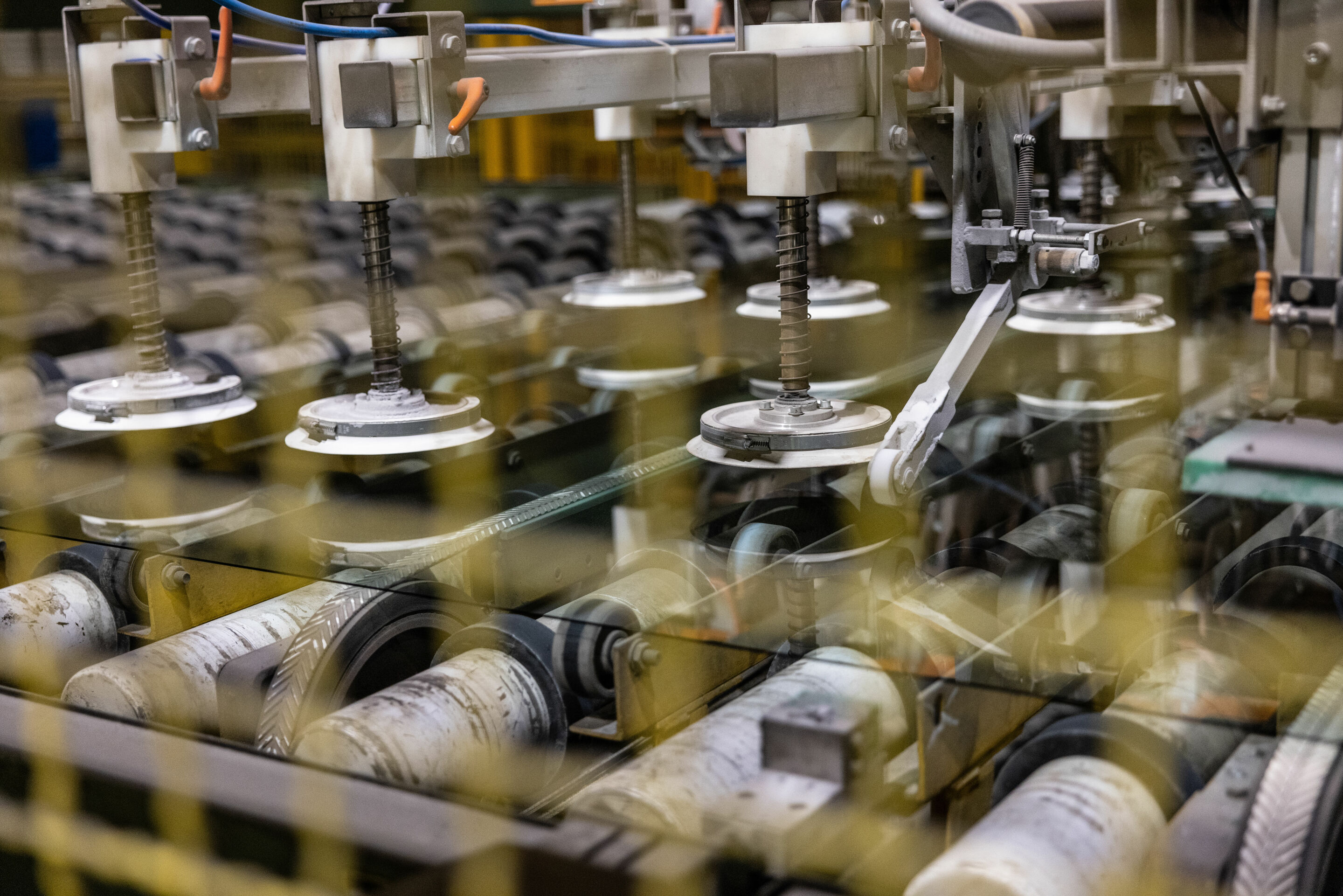 Pilot project glass recycling - Saint Gobain Glass produces new plate glass from the recyclate.