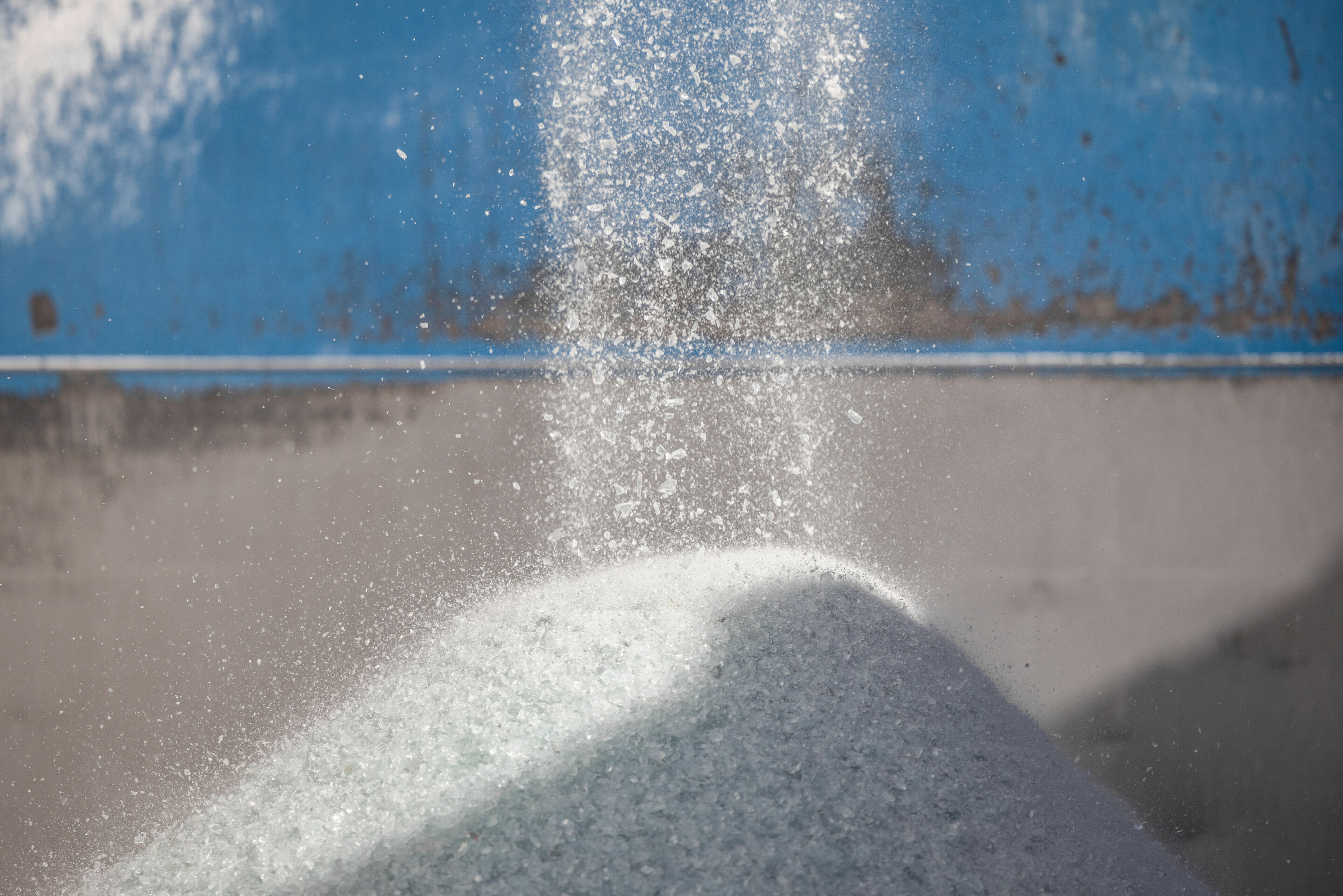 Pilotprojekt Glasrecycling - Glasfremde Stoffe sortiert Reiling Glas Recycling aus.