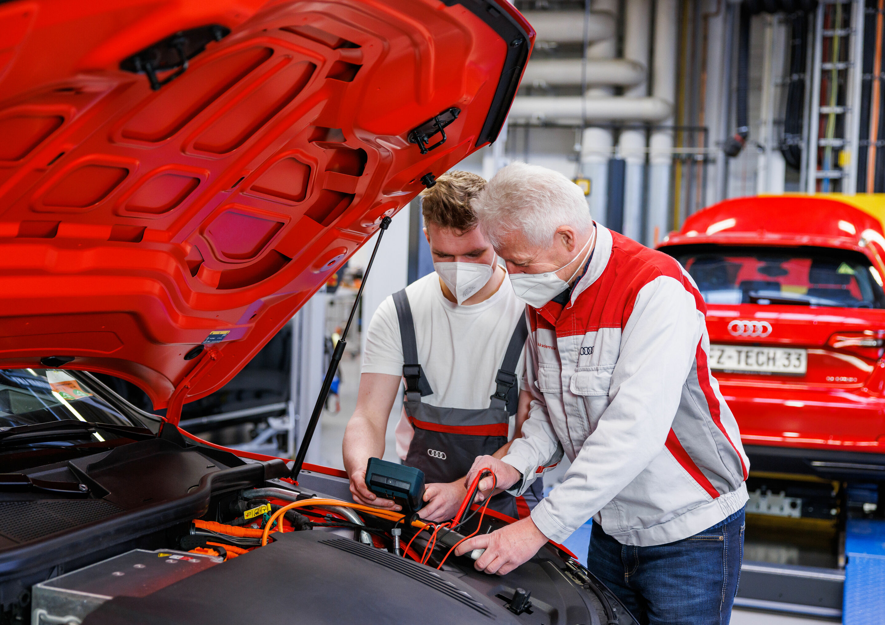 Auszubildender und Ausbilder sprechen über Sport und Ausbildung - Lukas Haberl und Joachim Süß