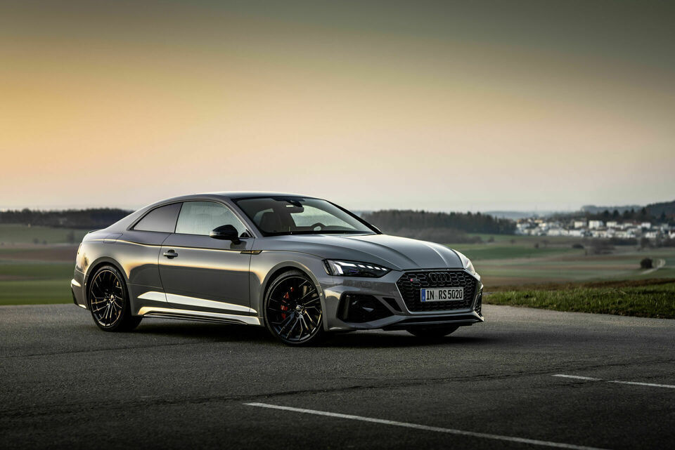 Audi RS 5 Coupé with competition plus package - Static photo, Colour: Tango red