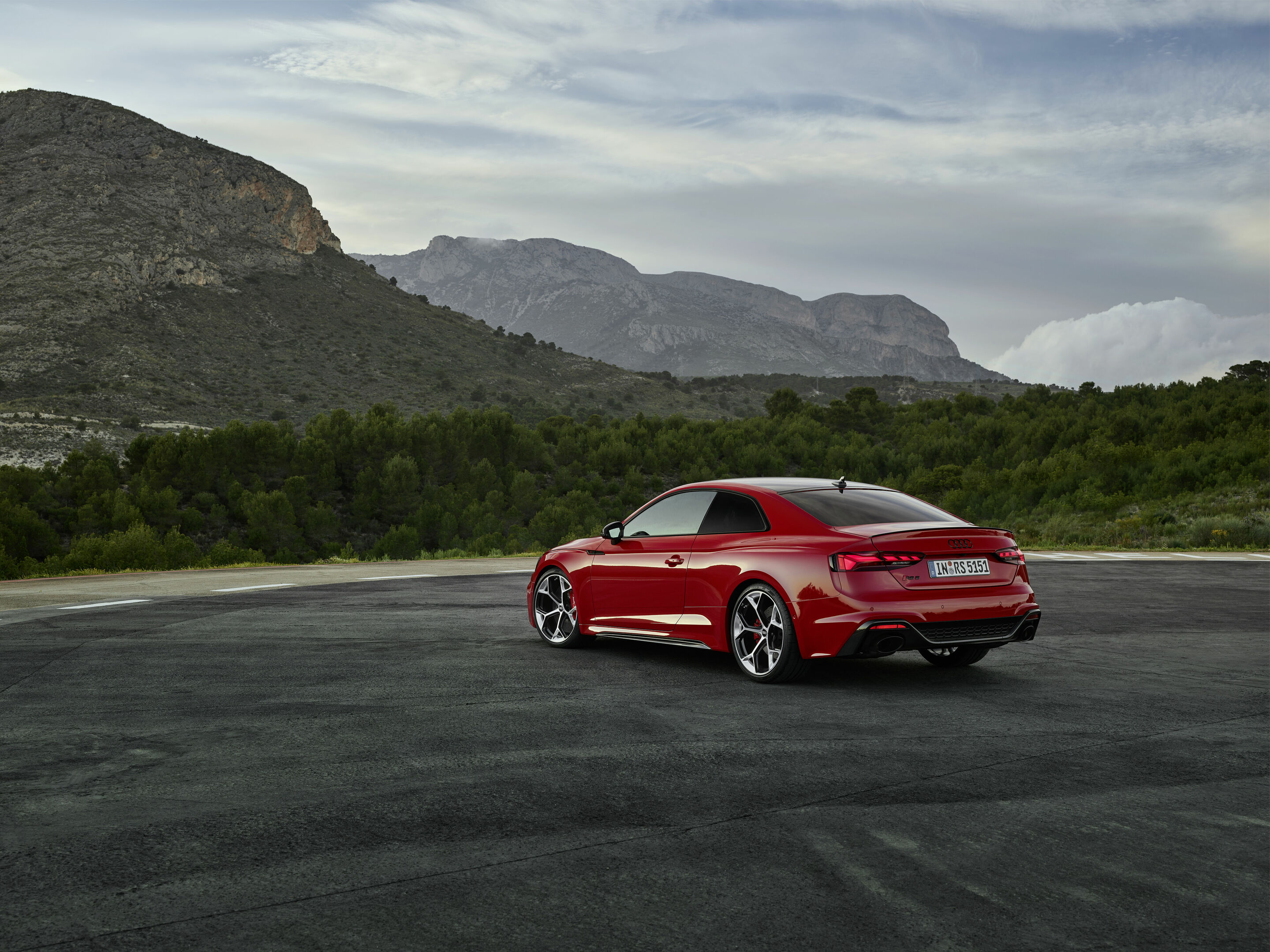 Audi RS 5 Coupé with competition plus package - Static photo, Colour: Tango red