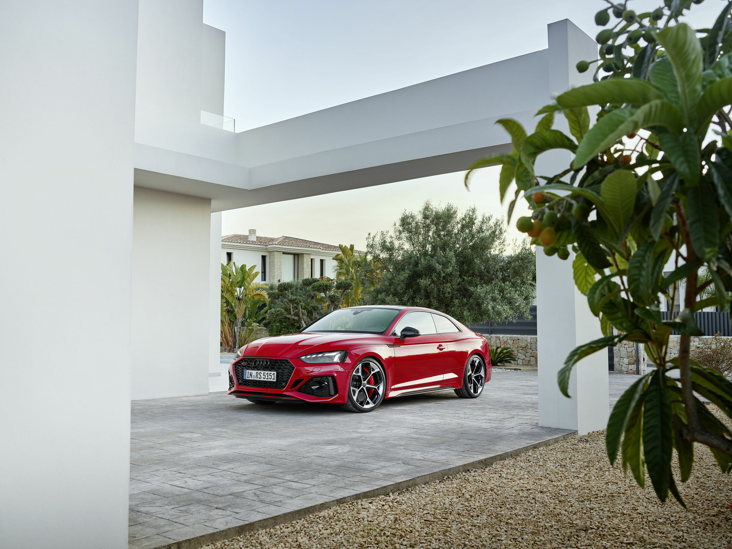 Audi RS 5 Coupé with competition plus package - Static photo, Colour: Tango red