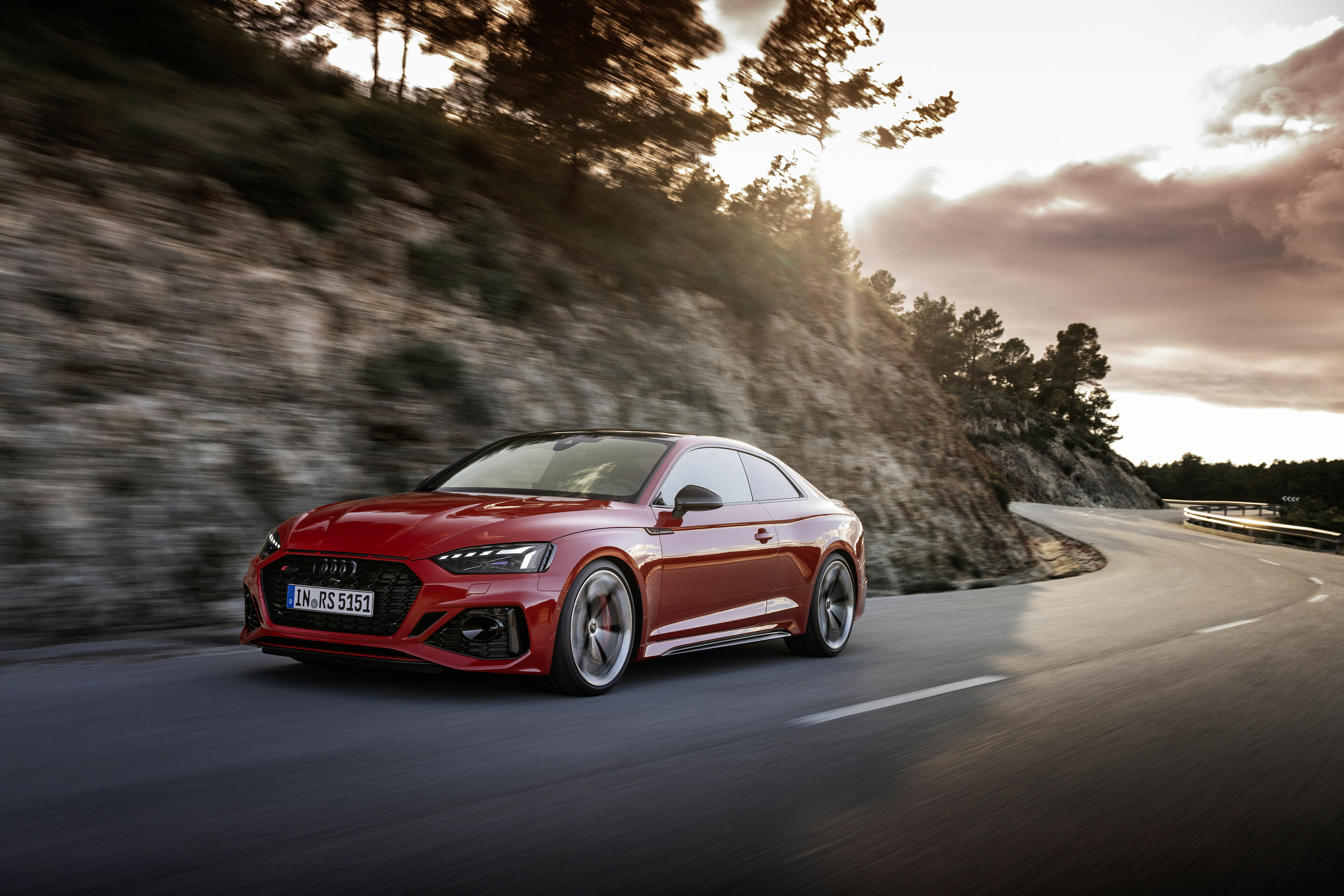 Audi RS 5 Coupé with competition plus package - Dynamic photo, Colour: Tango red