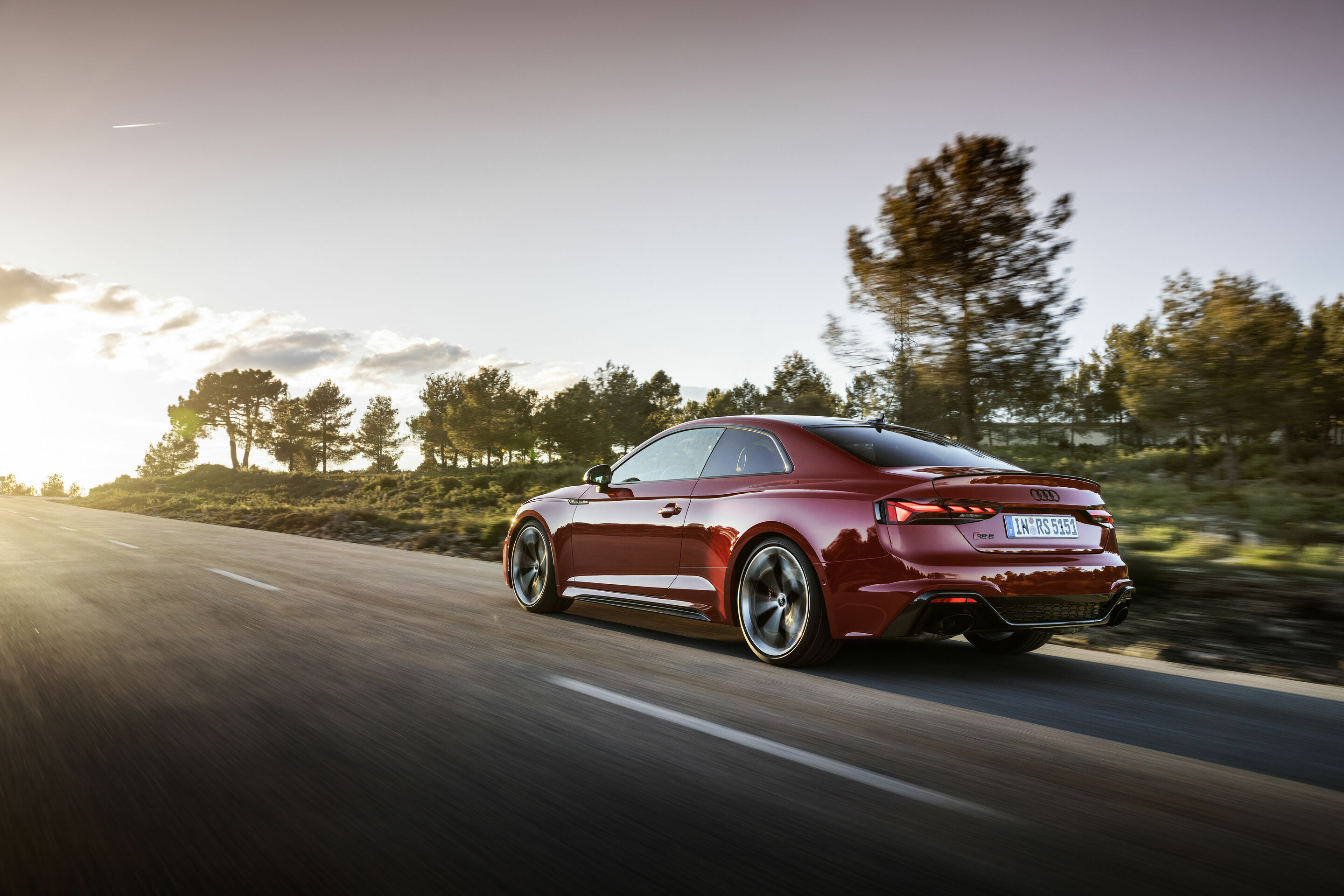 Audi RS 5 Coupé with competition plus package - Dynamic photo, Colour: Tango red