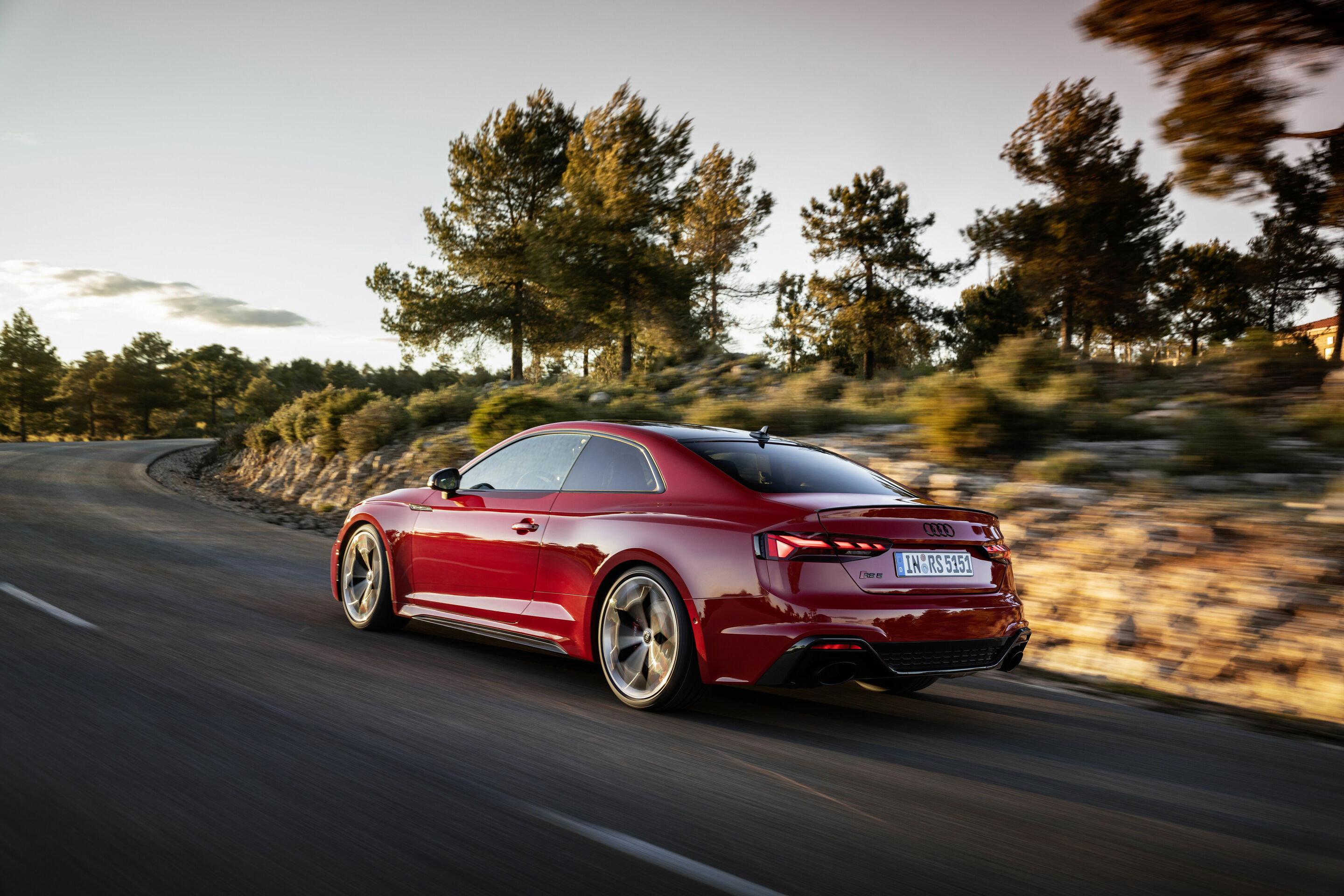 Audi RS 5 Coupé with competition plus package - Dynamic photo, Colour: Tango red