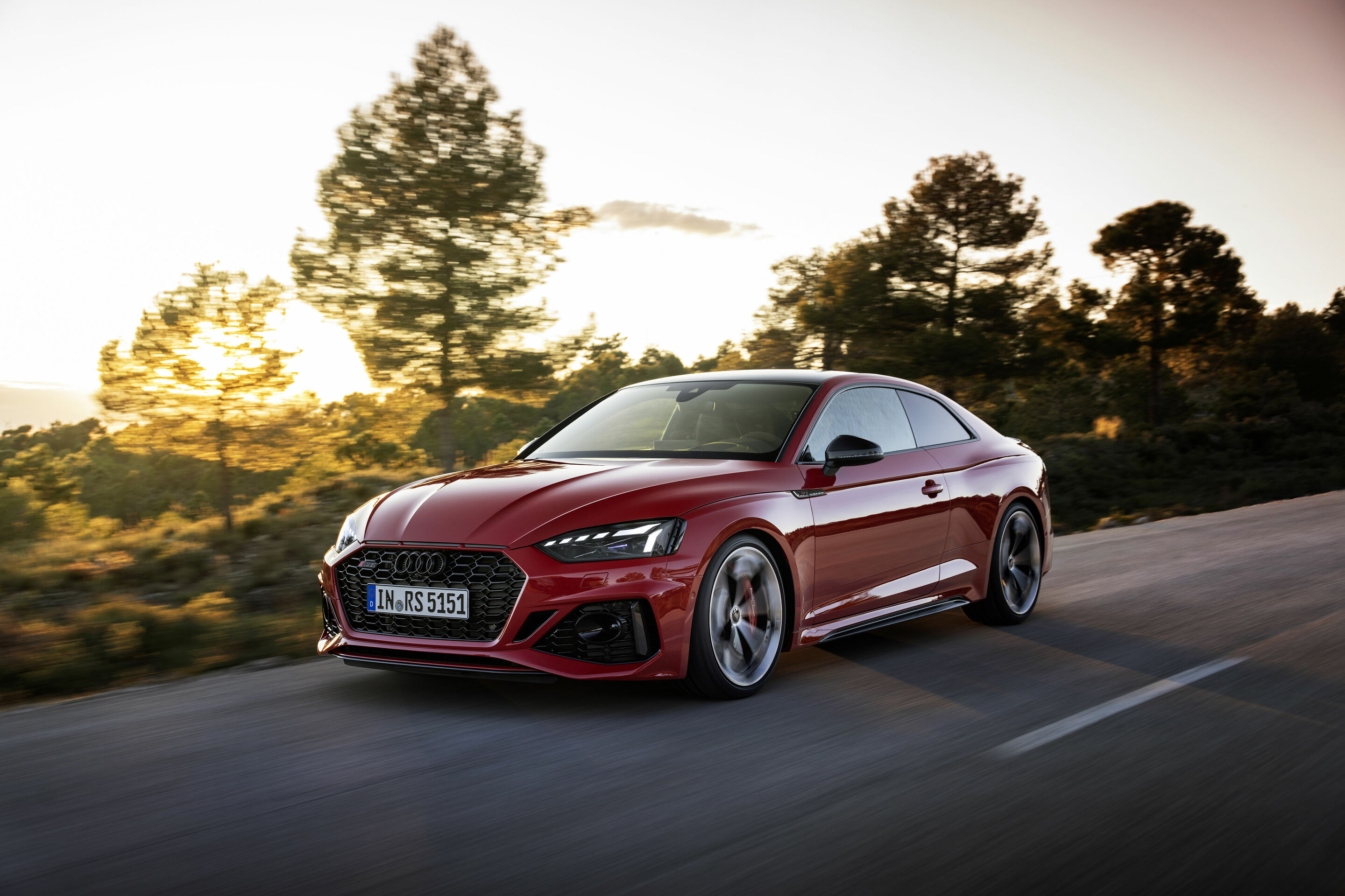 Audi RS 5 Coupé with competition plus package - Dynamic photo, Colour: Tango red