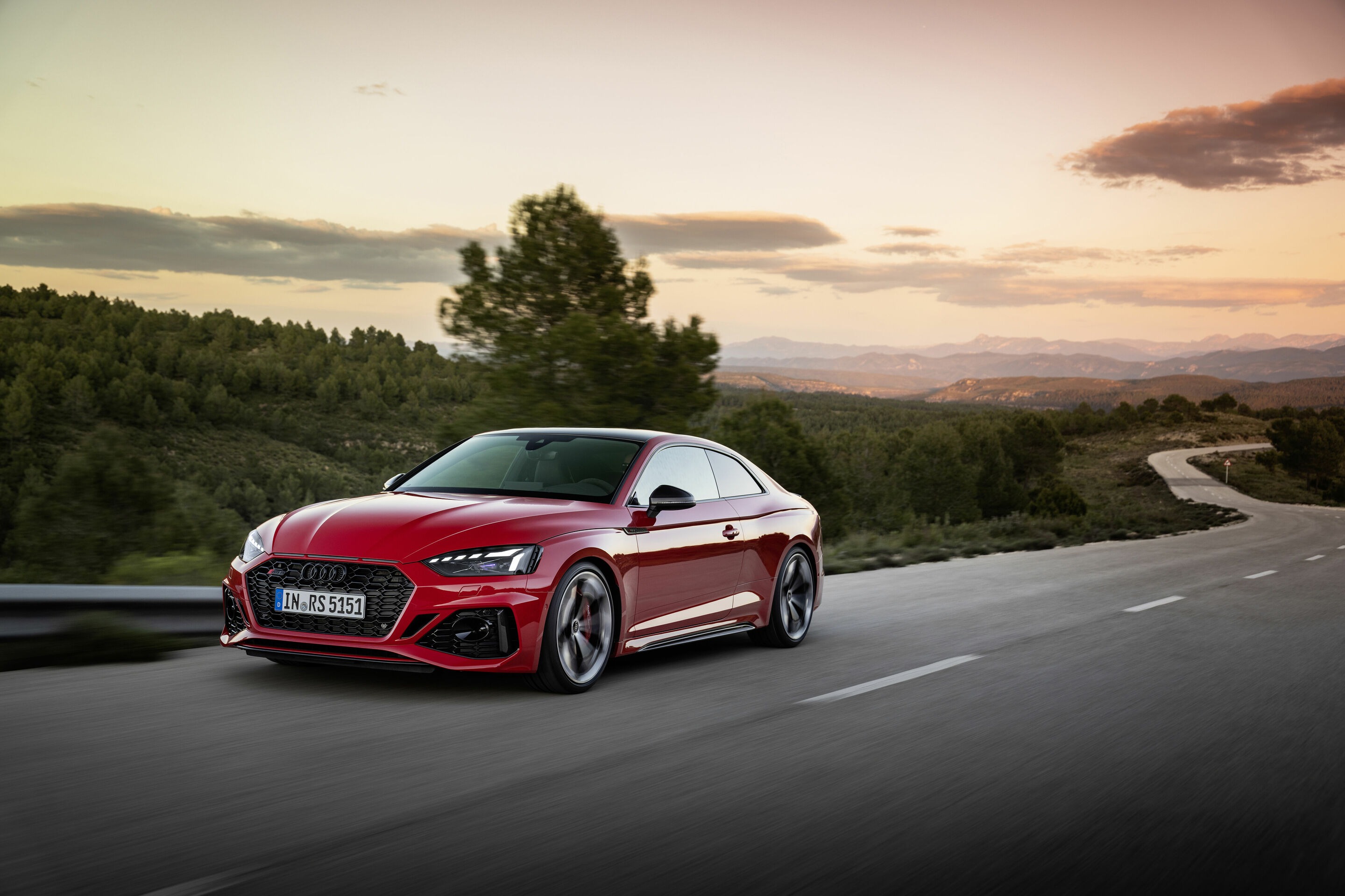 Audi RS 5 Coupé with competition plus package - Dynamic photo, Colour: Tango red