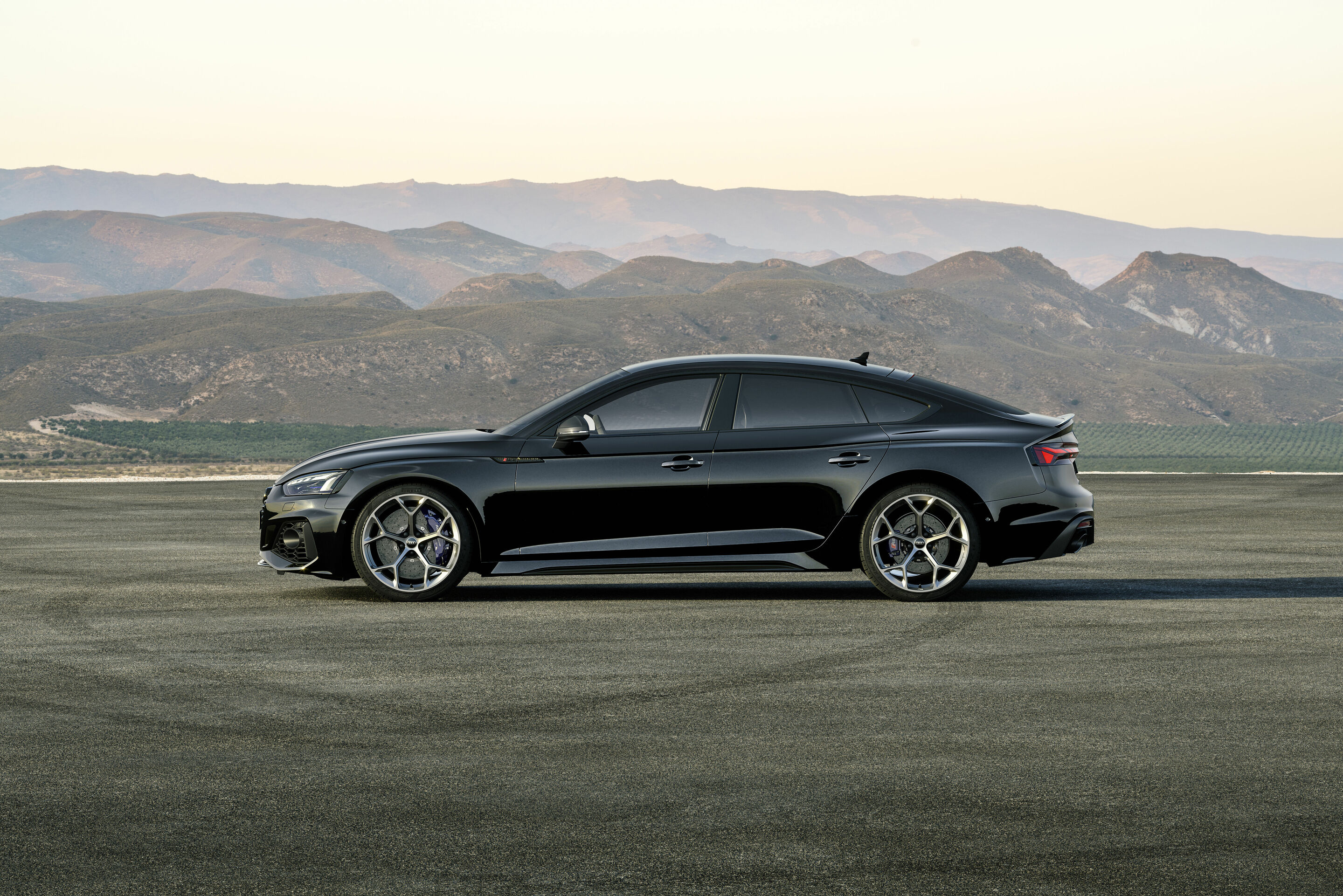 Audi RS 5 Sportback with competition plus package - Static photo, Colour: Sebring black