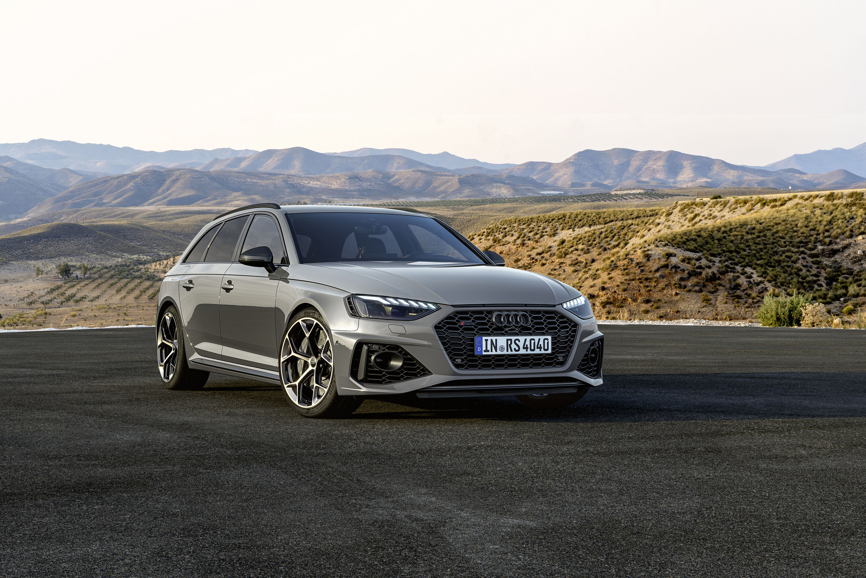 Audi RS 4 Avant with competition plus package (until 2024) - Static photo, Colour: Nardo grey