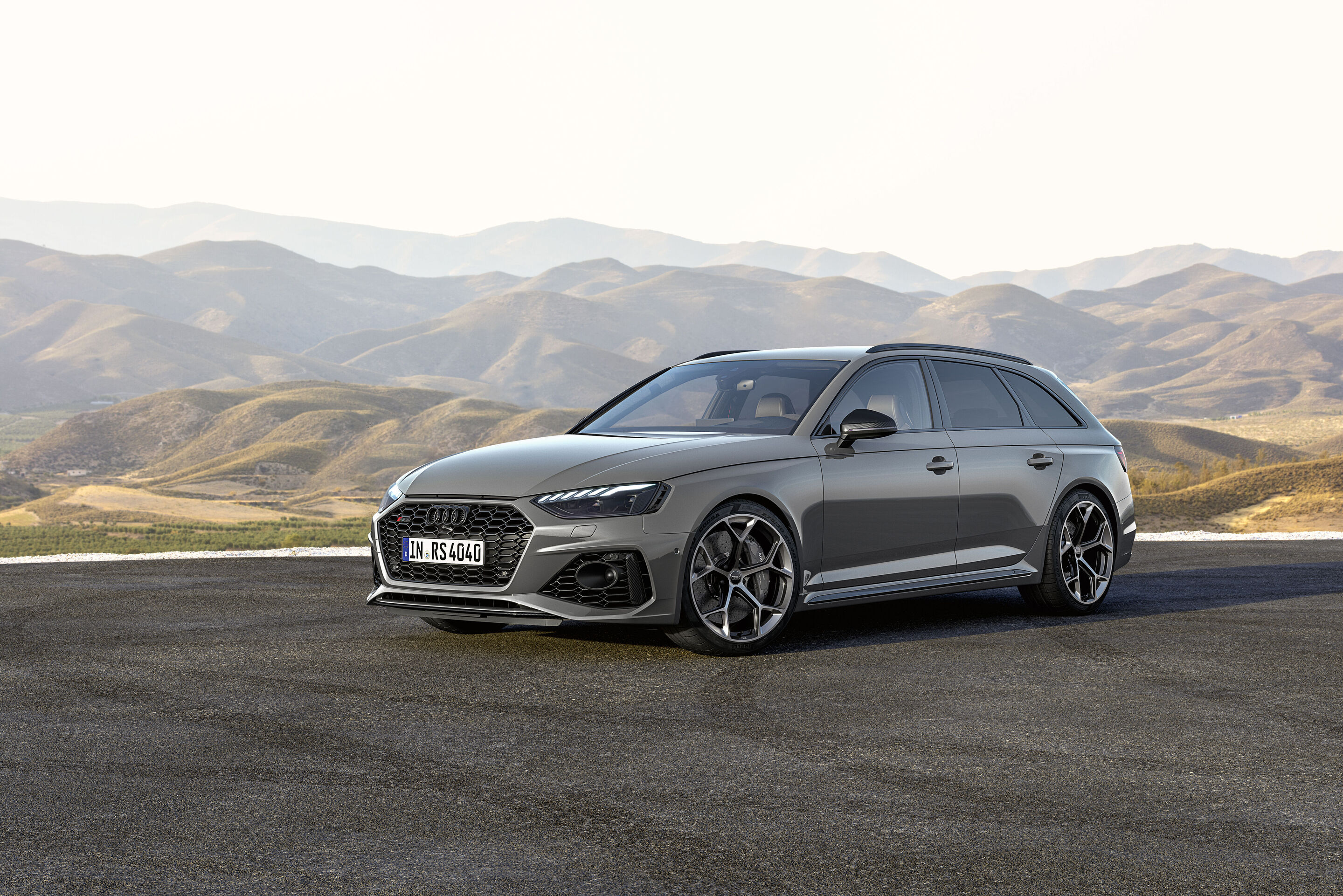 Audi RS 4 Avant with competition plus package (until 2024) - Static photo, Colour: Nardo grey
