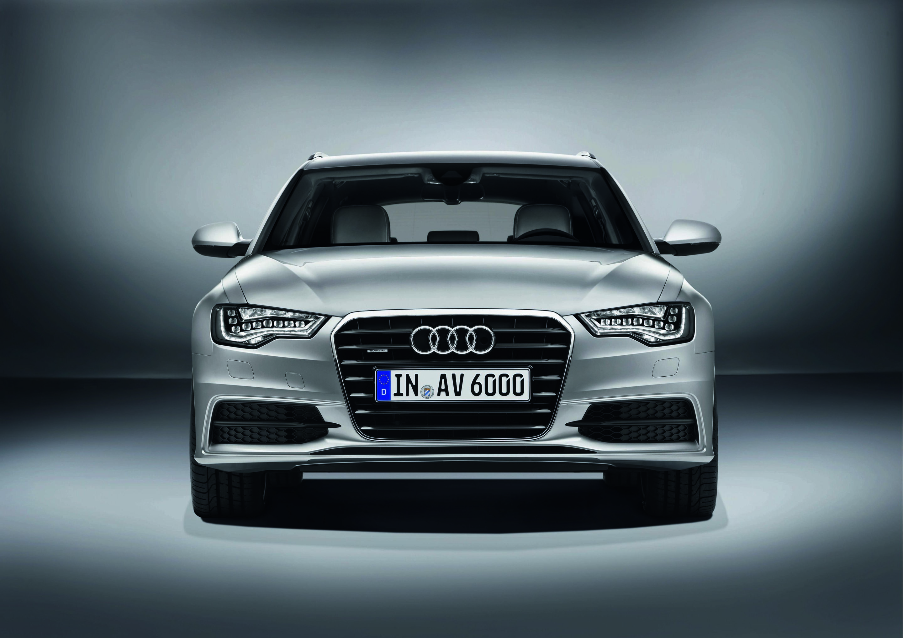 Audi A6 Avant S line - Farbe: Eissilber