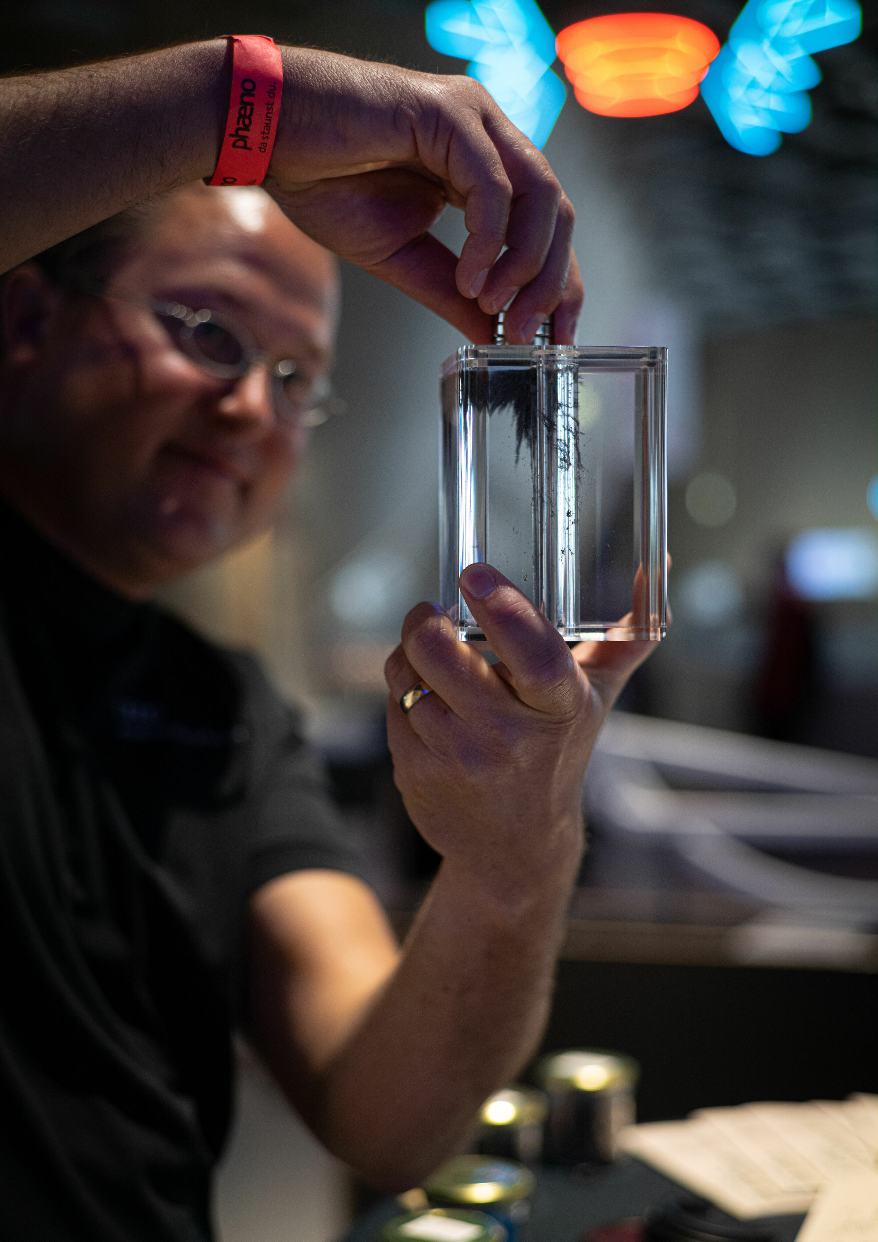 Urban filter: Filtering out microplastics where they arise - Daniel Venghaus, research assistant in the Department of Urban Water Management at the TU Berlin with the innovative filter concept for street drains.