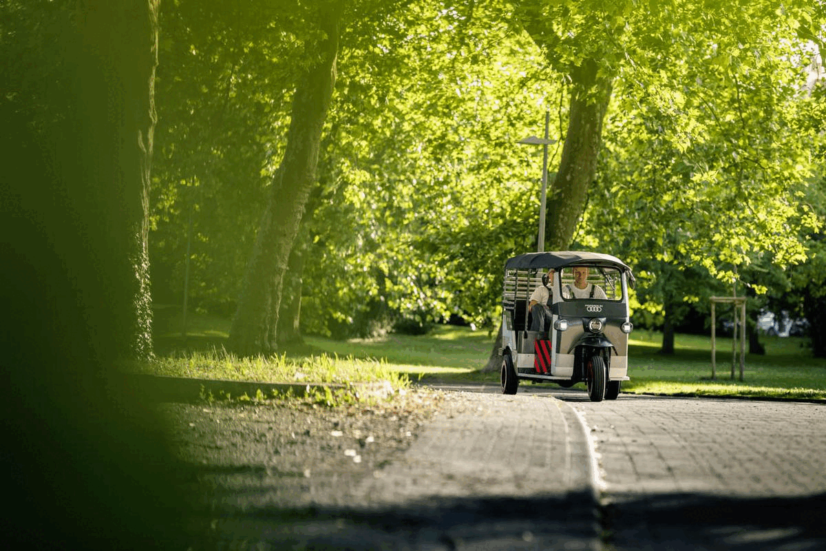 Second-life use: Audi e-tron battery modules power electrify rickshaws in India - A second life for electric car batteries: The German–Indian start-up Nunam is bringing three electric rickshaws to the roads of India. They are powered by used batteries...