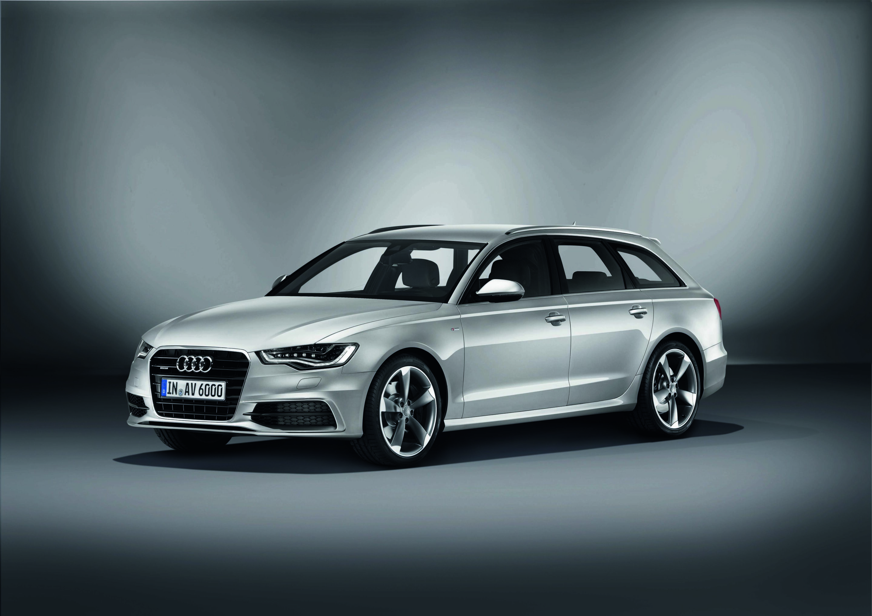 Audi A6 Avant S line - Colour: Ice silver