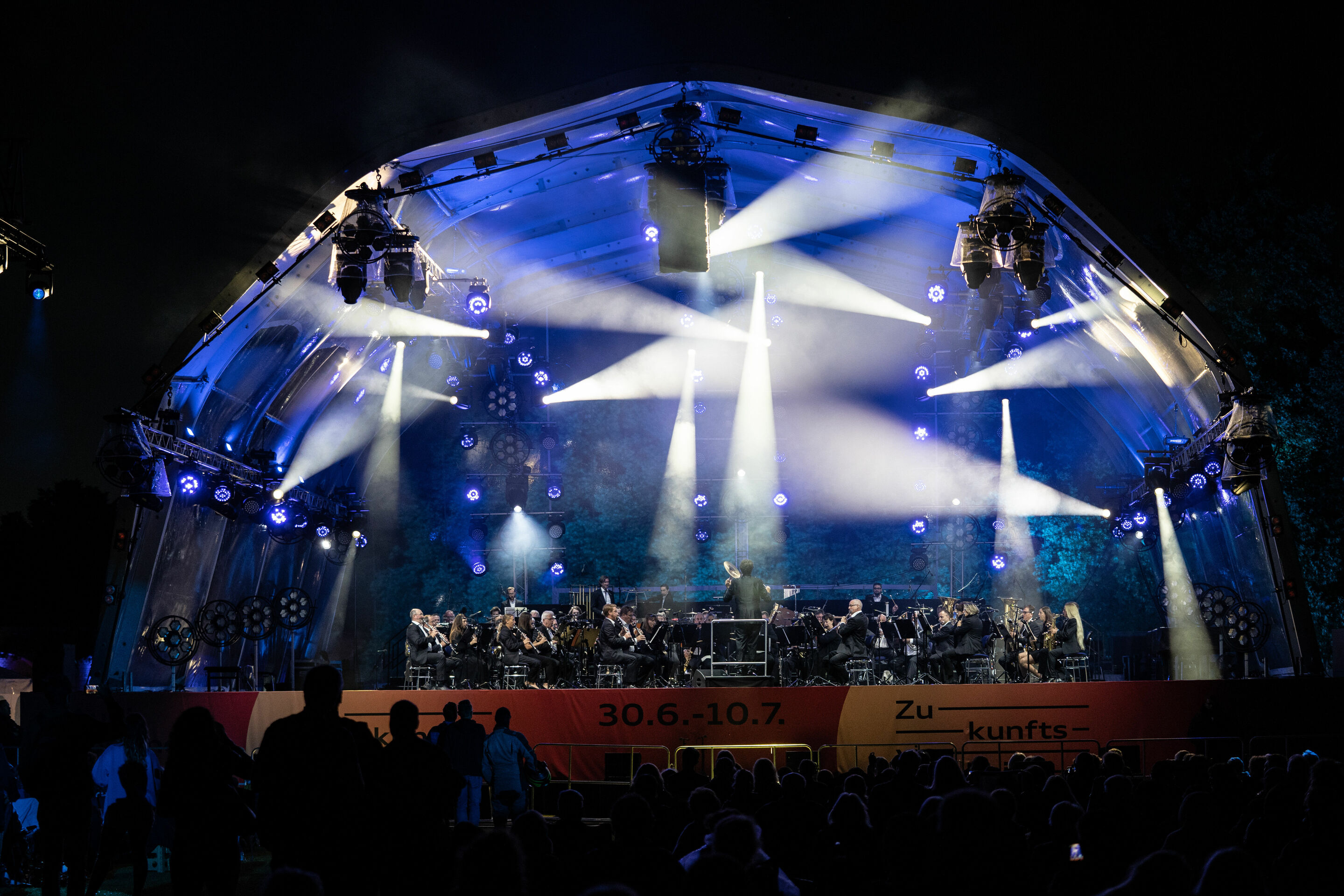 Audi Sommerkonzerte 2022 - Audi Klassik Open Air
Future Sounds
Georgisches Kammerorchester
Tsotne Zedginidze
Nikoloz Rachveli
Audi Bläserphilharmonie
Pietro Sarno