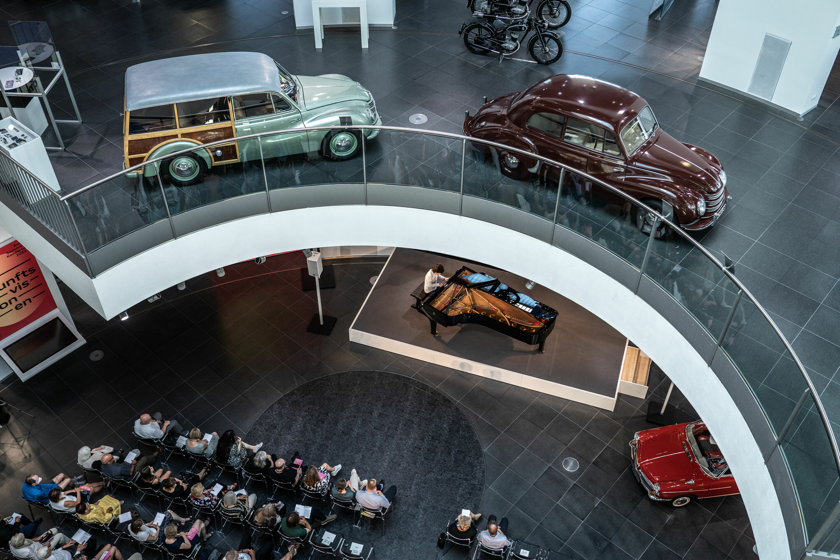 Audi Sommerkonzerte 2022 - Eine Jahrhunderterscheinung: Auftritt des Klavierwunderkinds Tsotne Zedginidze im Audi museum mobile bei den Audi Sommerkonzerten 2022