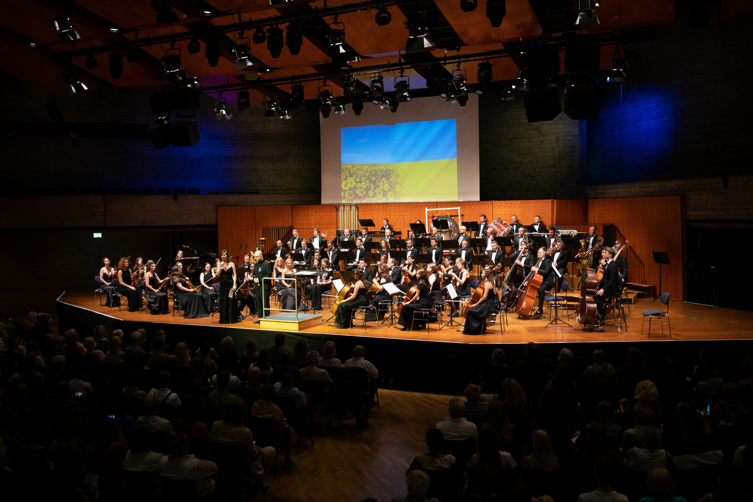 Audi Sommerkonzerte 2022 - Solidaritätskonzert
Lisa Batiashvili (Violine)
International Symphony Orchestra Lviv (INSO-Lviv)
Nikoloz Rachveli (Dirigent)