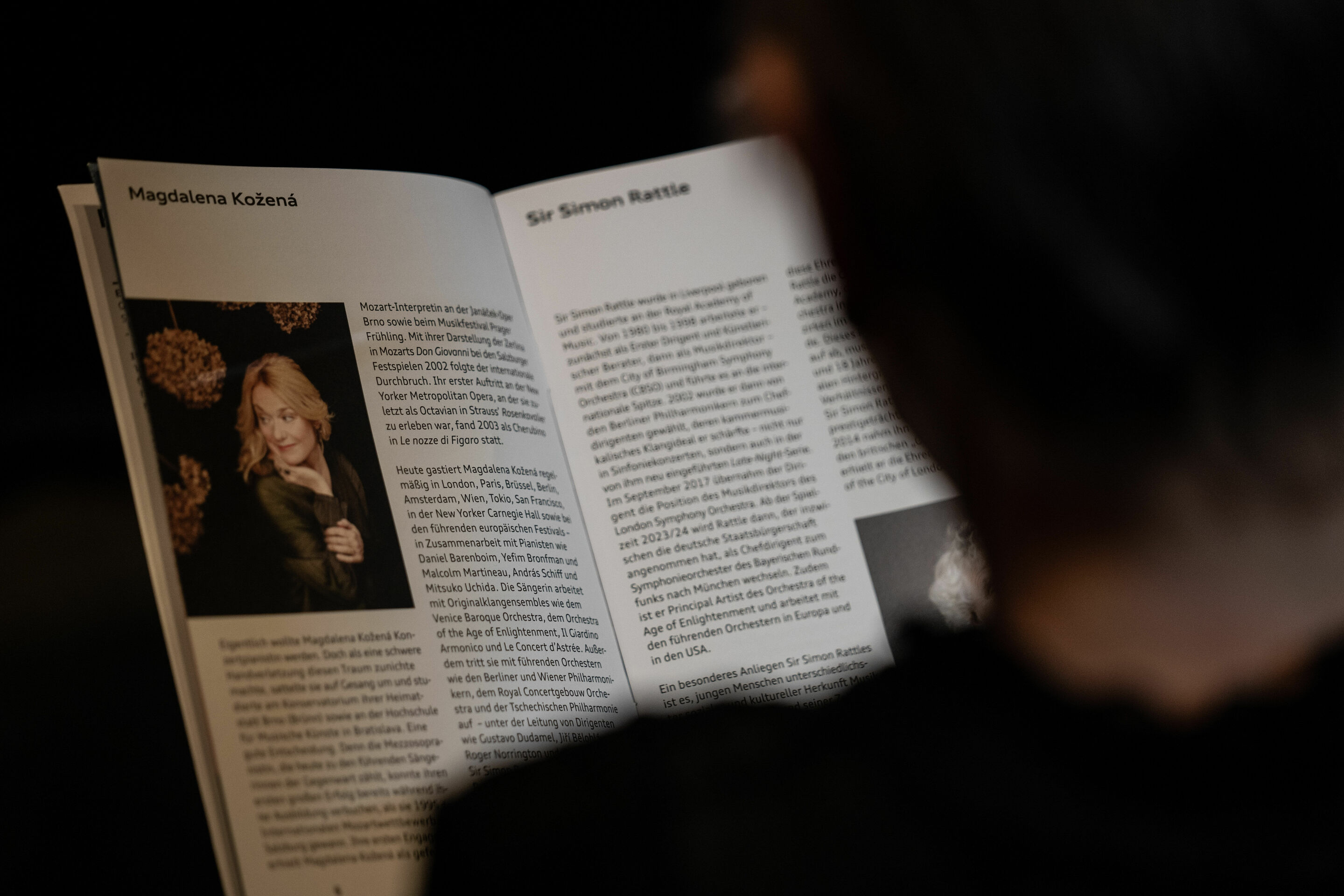 Audi Sommerkonzerte 2022 - Congenial art
Magdalena Kožená (mezzo-soprano)
Sir Simon Rattle (piano)
Kaspar Zehnder (flute)
Christopher Richards (clarinet)
Giovanni Guzzo (violin)
Rahel Rilling (violin)
Amihai Grosz (viola)
Dávid Adorján (cello)