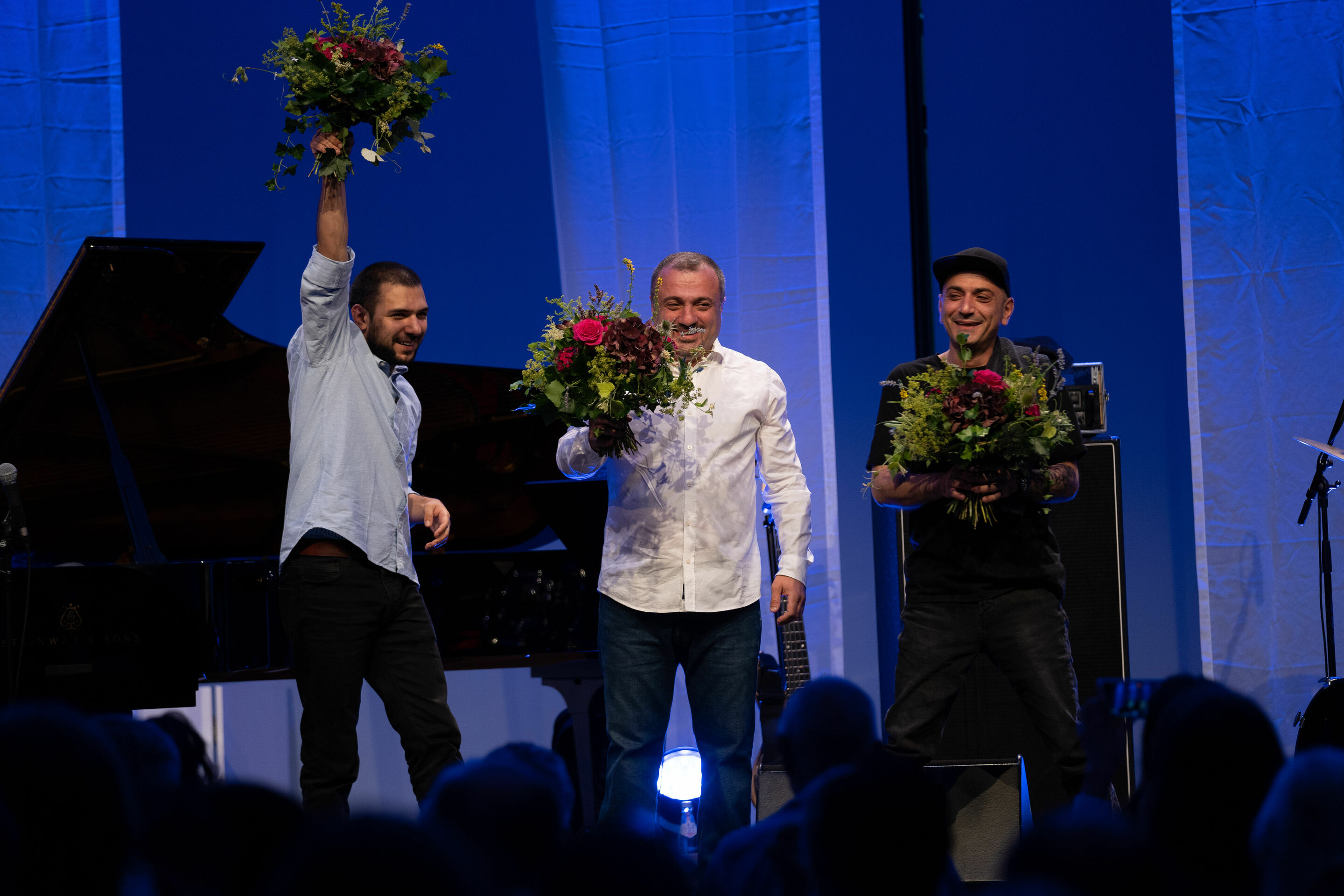Audi Sommerkonzerte 2022 - Jazzwunder
Beka Gochiashvili Trio:
Beka Gochiashvili (Klavier)
Levan Deisadze (Bass)
Zaza Tsertsvadze (Schlagzeug)
