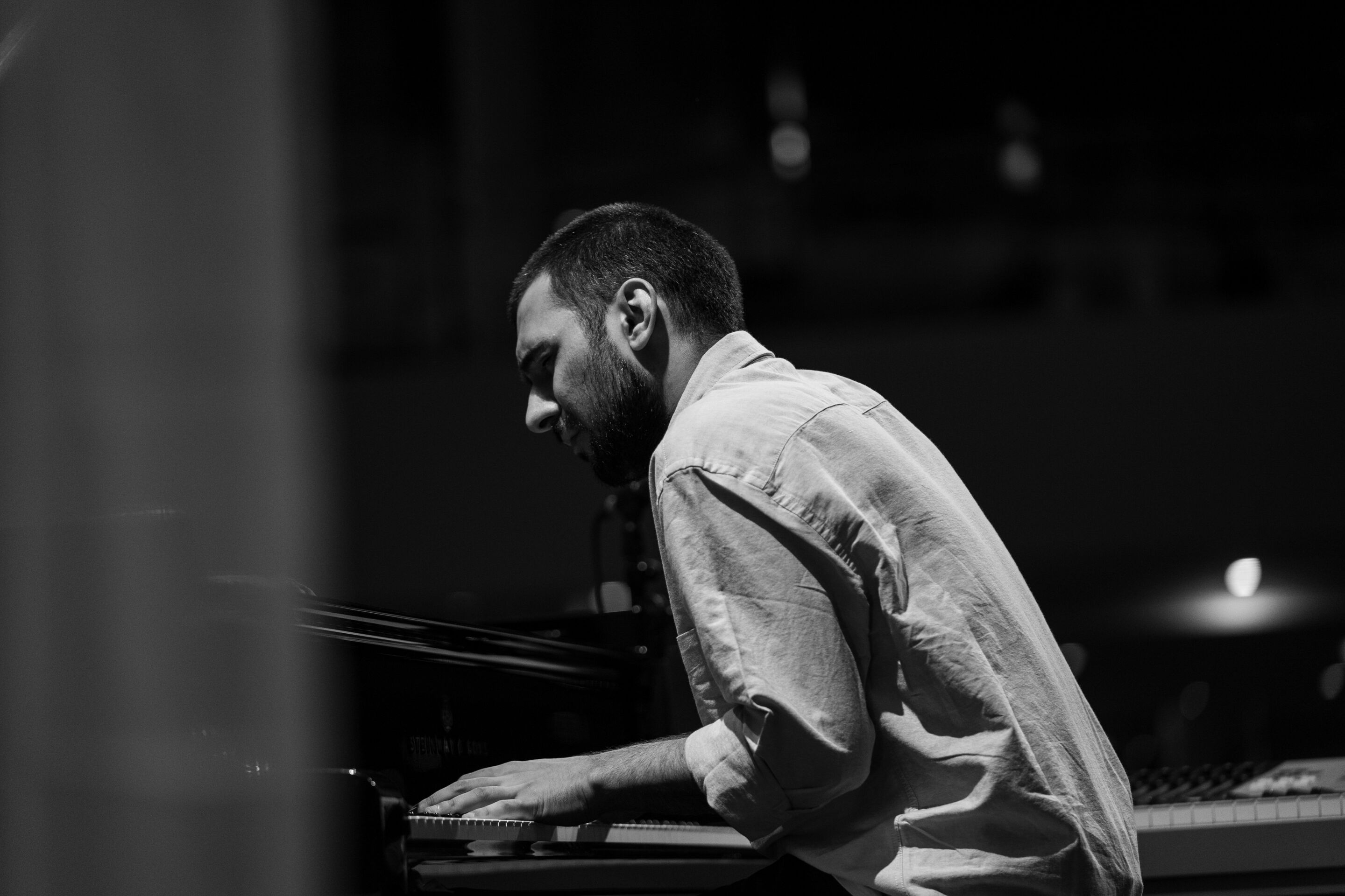 Audi Sommerkonzerte 2022 - Jazzwunder
Beka Gochiashvili Trio:
Beka Gochiashvili (Klavier)
Levan Deisadze (Bass)
Zaza Tsertsvadze (Schlagzeug)