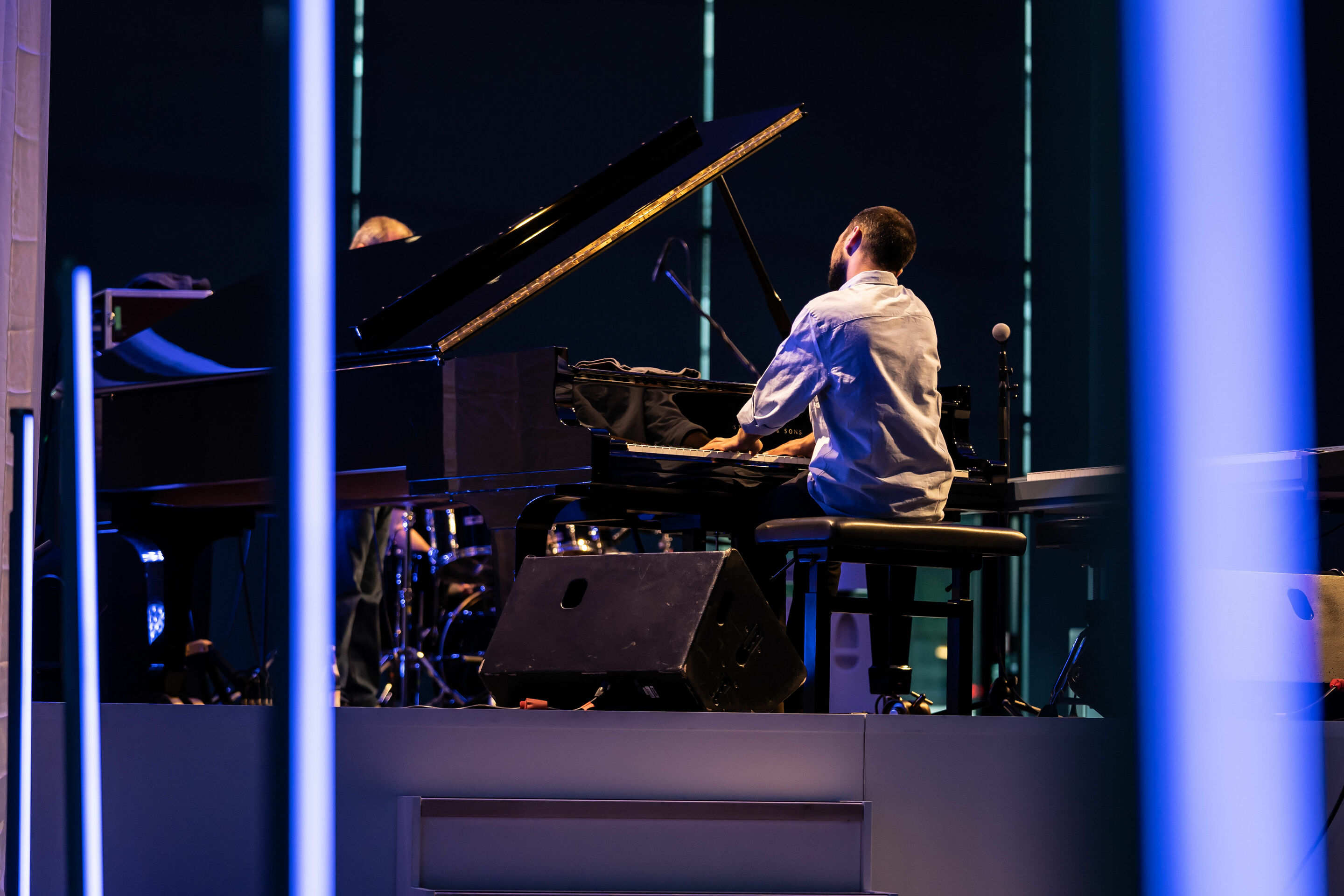 Audi Sommerkonzerte 2022 - Jazz Wonder
Beka Gochiashvili Trio:
Beka Gochiashvili (piano)
Levan Deisadze (bass)
Zaza Tsertsvadze (drums)