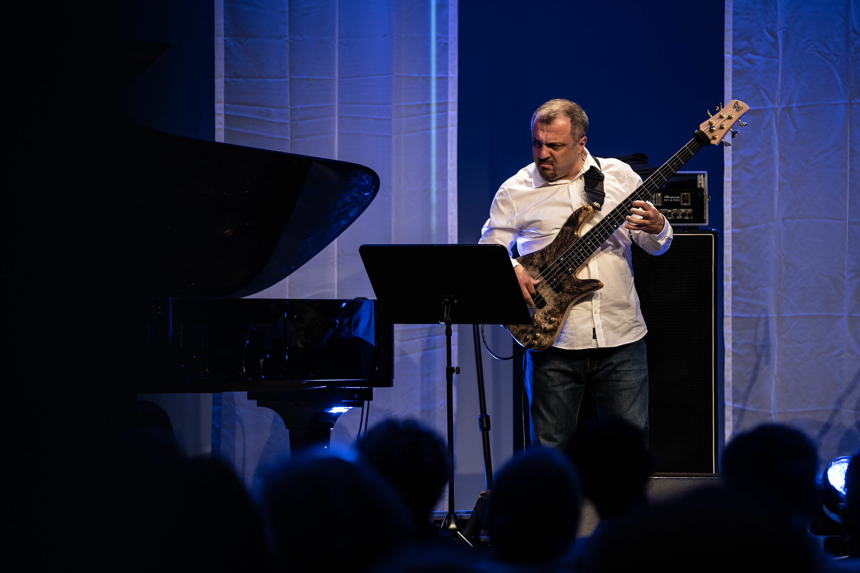 Audi Sommerkonzerte 2022 - Jazzwunder
Beka Gochiashvili Trio:
Beka Gochiashvili (Klavier)
Levan Deisadze (Bass)
Zaza Tsertsvadze (Schlagzeug)