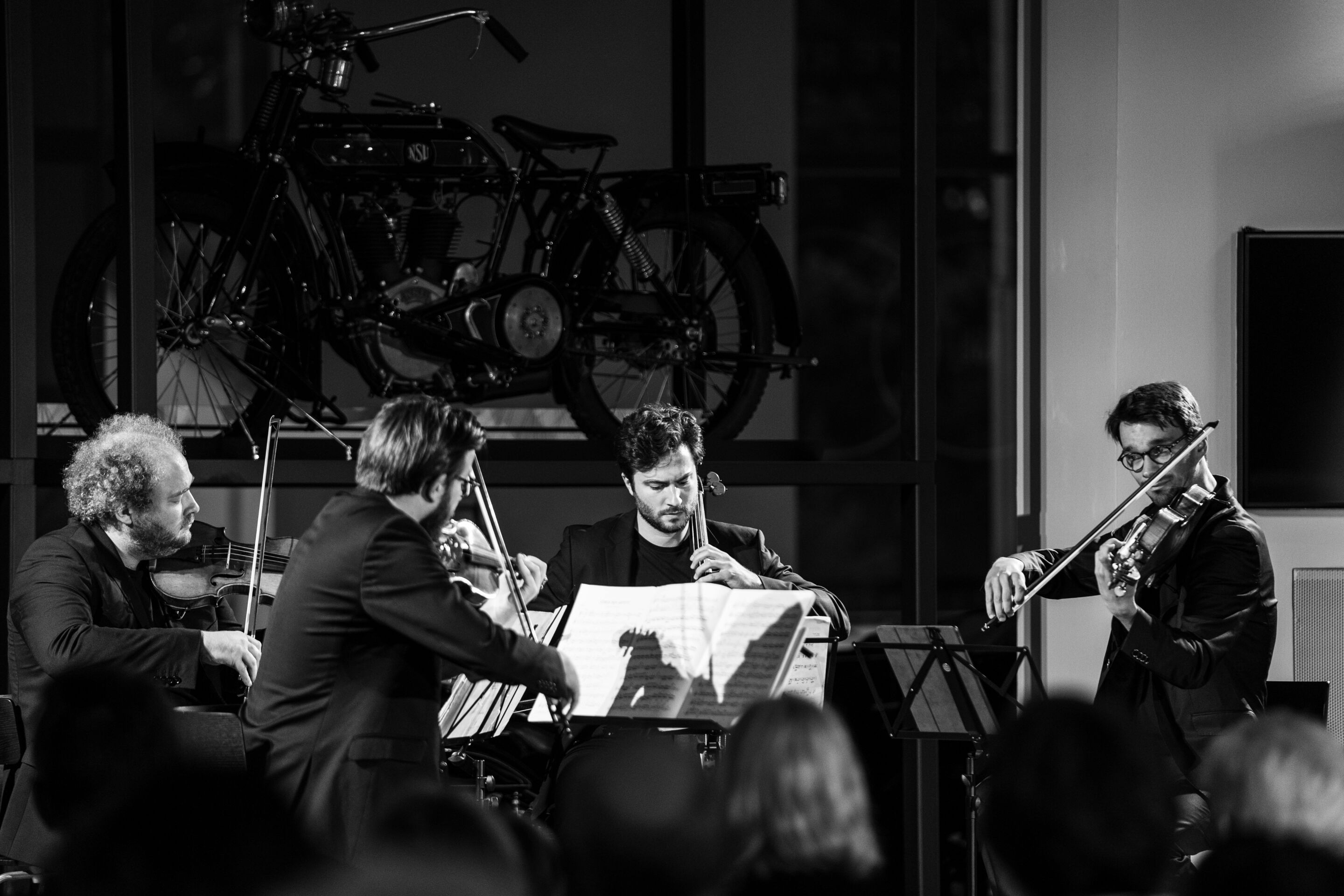 Audi Sommerkonzerte 2022 - Stradivari-Legenden: Auftritt des Goldmund-Quartetts im Audi museum mobile bei den Audi Sommerkonzerten 2022