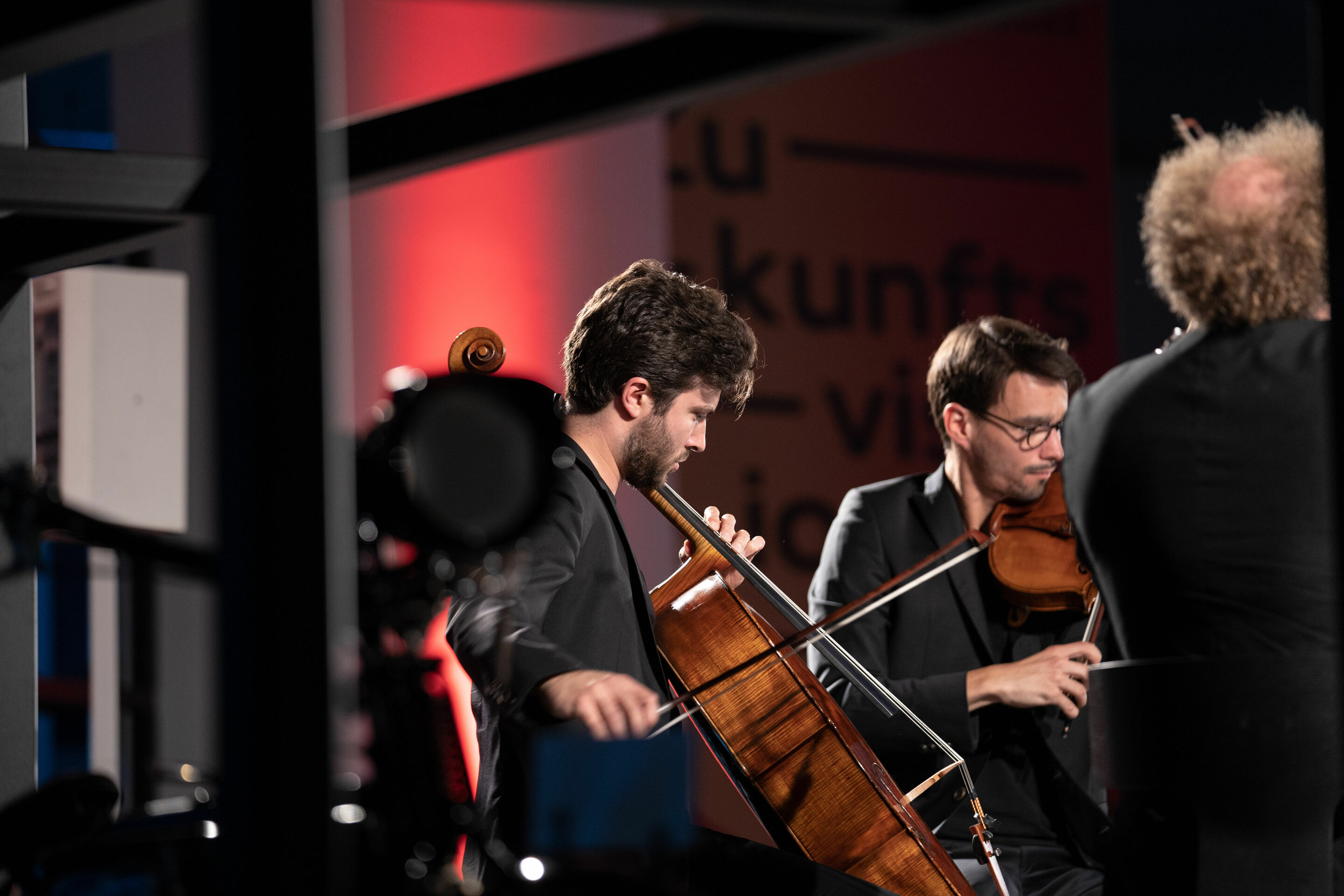 Audi Sommerkonzerte 2022 - Stradivari-Legenden: Auftritt des Goldmund-Quartetts im Audi museum mobile bei den Audi Sommerkonzerten 2022