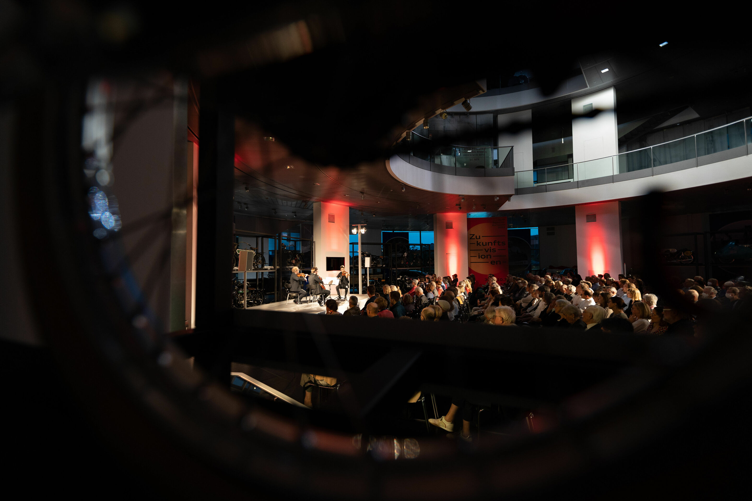 Audi Sommerkonzerte 2022 - Stradivari-Legenden
Goldmund Quartett:
Florian Schötz (Violine)
Pinchas Adt (Violine)
Christoph Vandory (Viola)
Raphael Paratore (Violoncello)