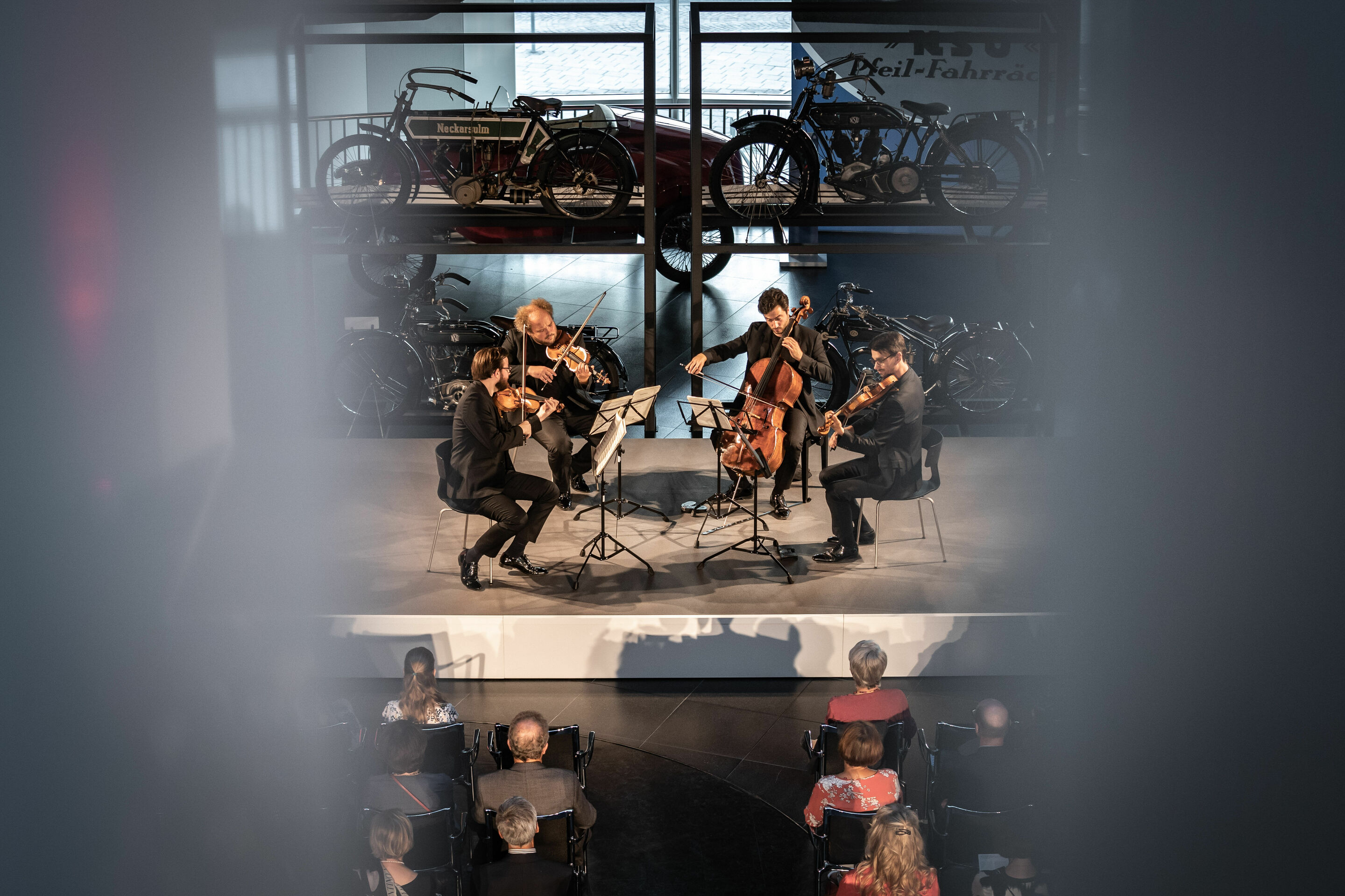 Audi Sommerkonzerte 2022 - Stradivari-Legenden
Goldmund Quartett:
Florian Schötz (Violine)
Pinchas Adt (Violine)
Christoph Vandory (Viola)
Raphael Paratore (Violoncello)