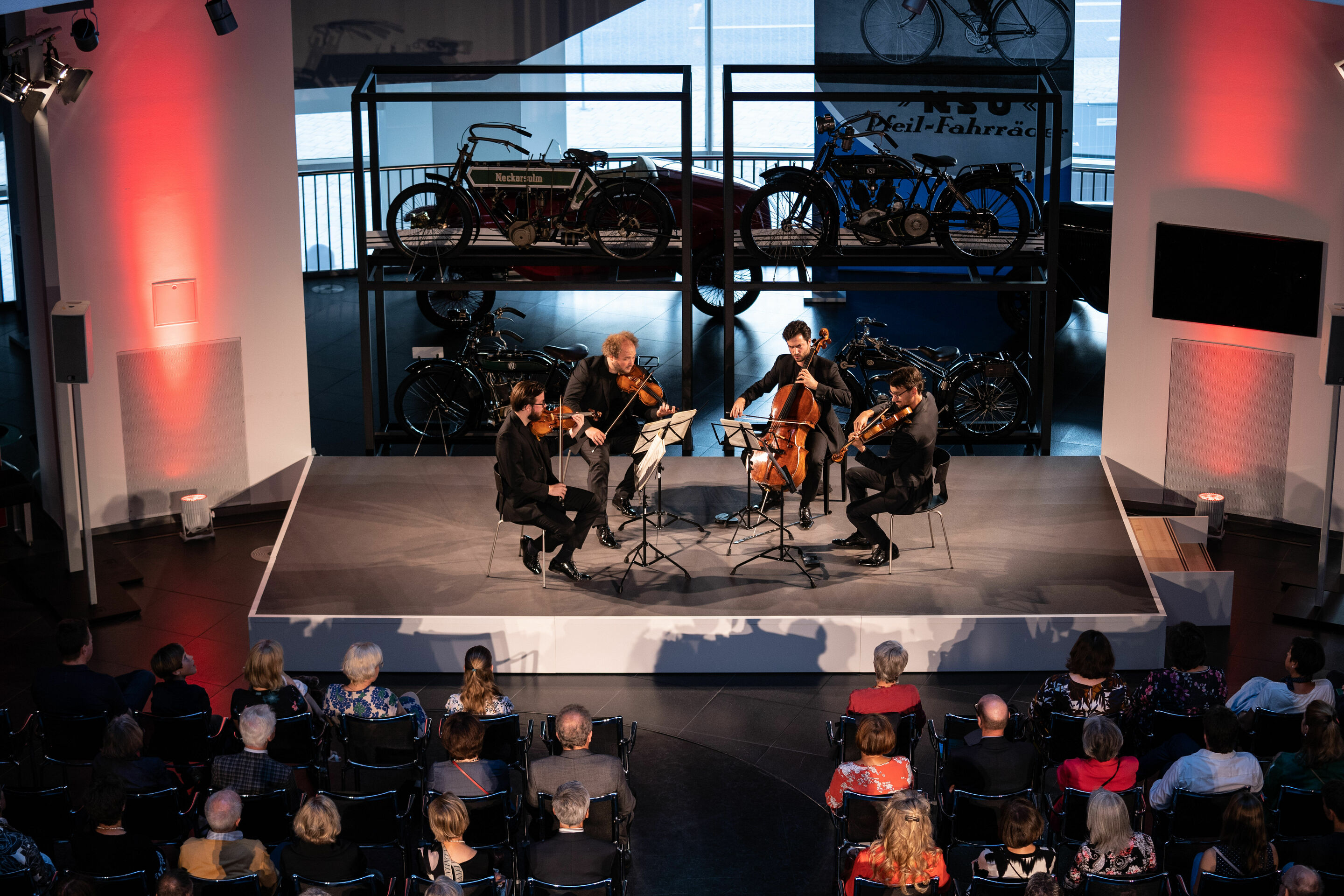 Audi Sommerkonzerte 2022 - Stradivari-Legenden
Goldmund Quartett:
Florian Schötz (Violine)
Pinchas Adt (Violine)
Christoph Vandory (Viola)
Raphael Paratore (Violoncello)